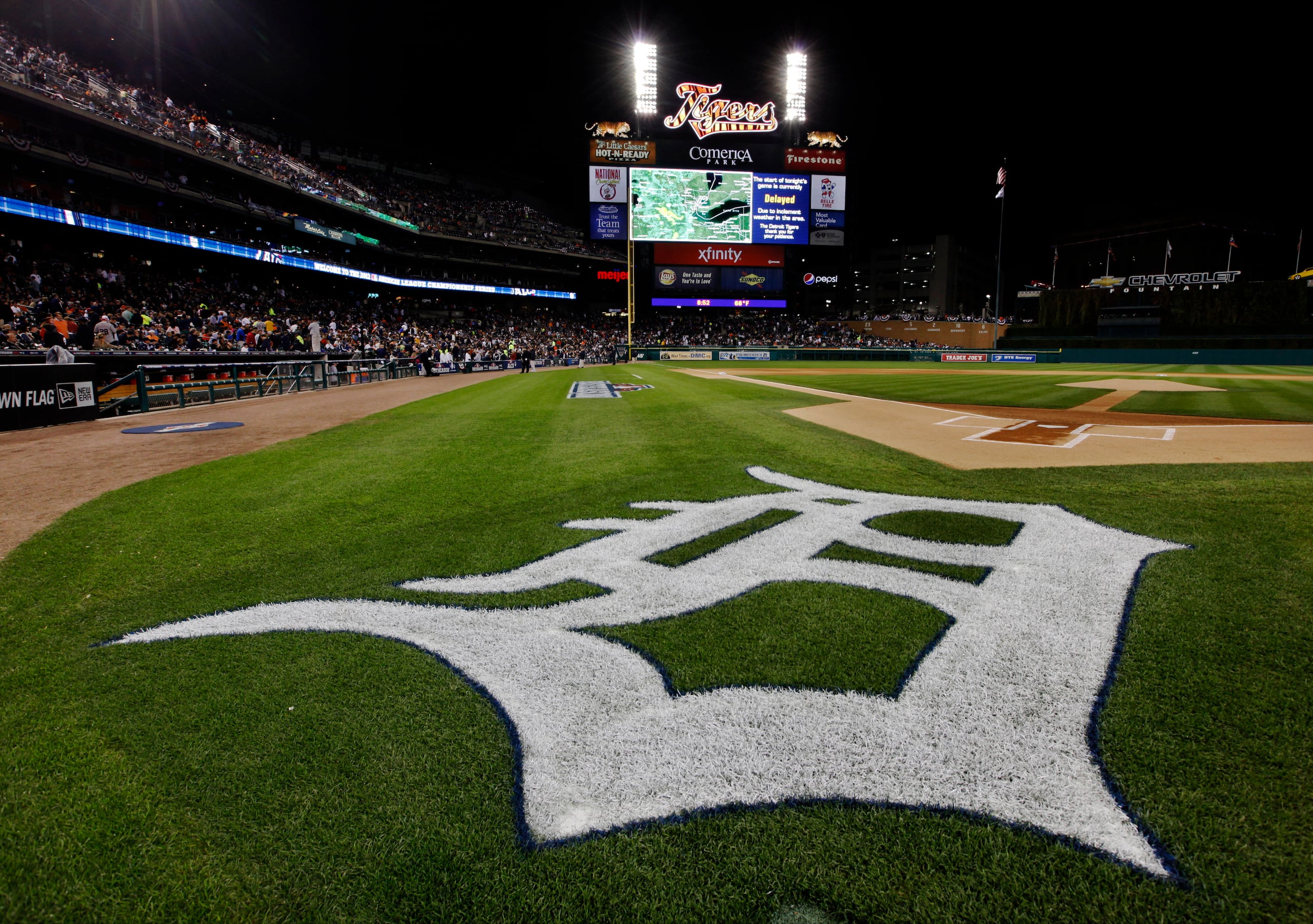 Logo de los Tigers de Detroit en el Comerica Park.