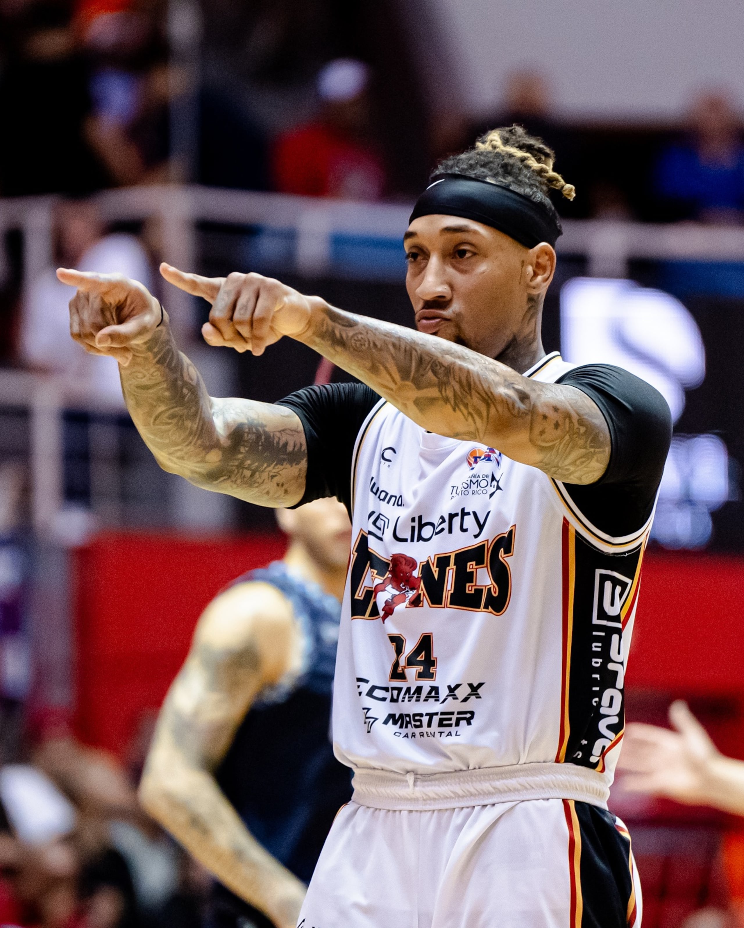 Jared Ruiz celebra una jugada del conjunto ponceño.