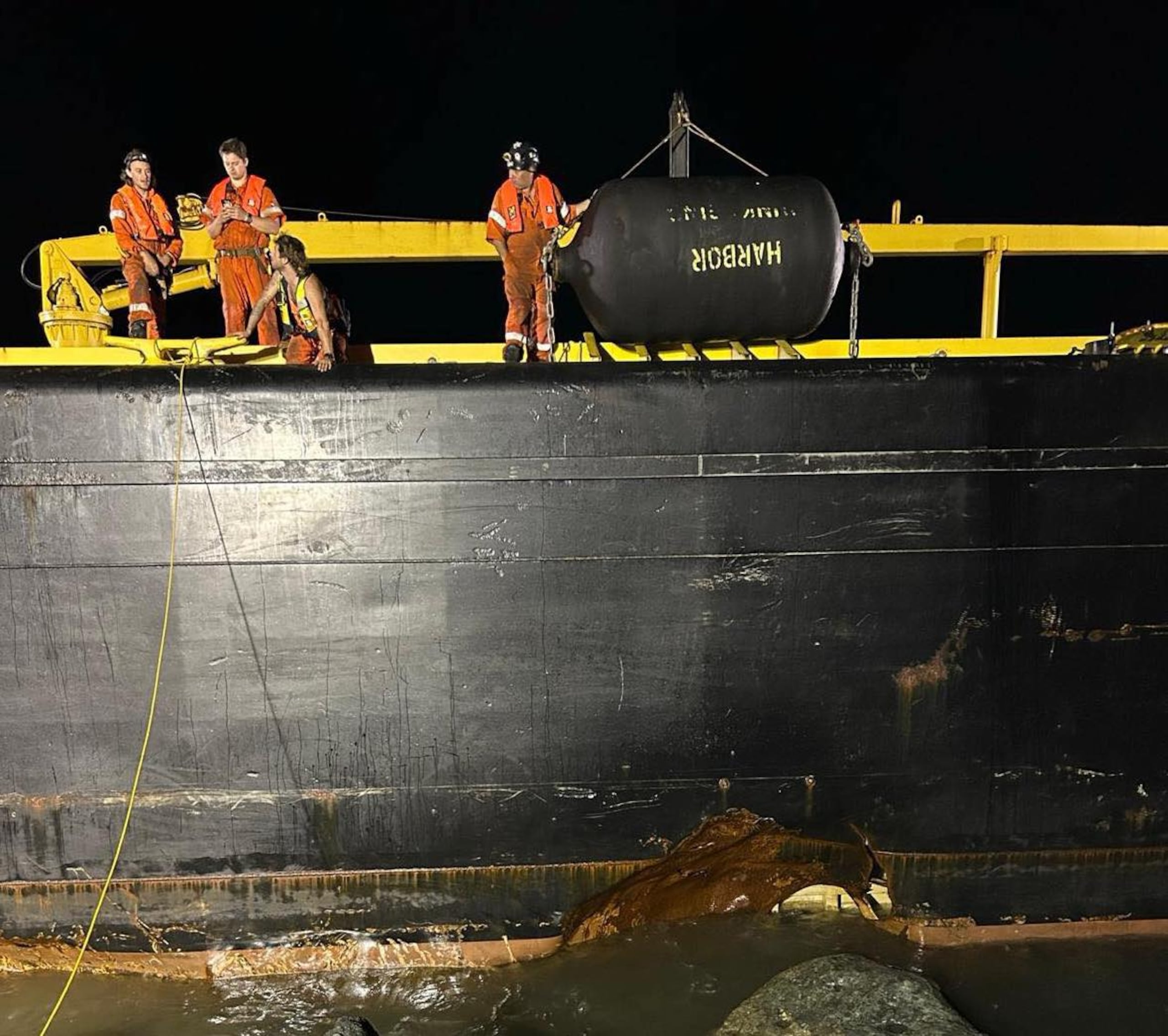 Autoridades locales mantienen un operativo coordinado para garantizar la seguridad en la zona y minimizar cualquier impacto ambiental.