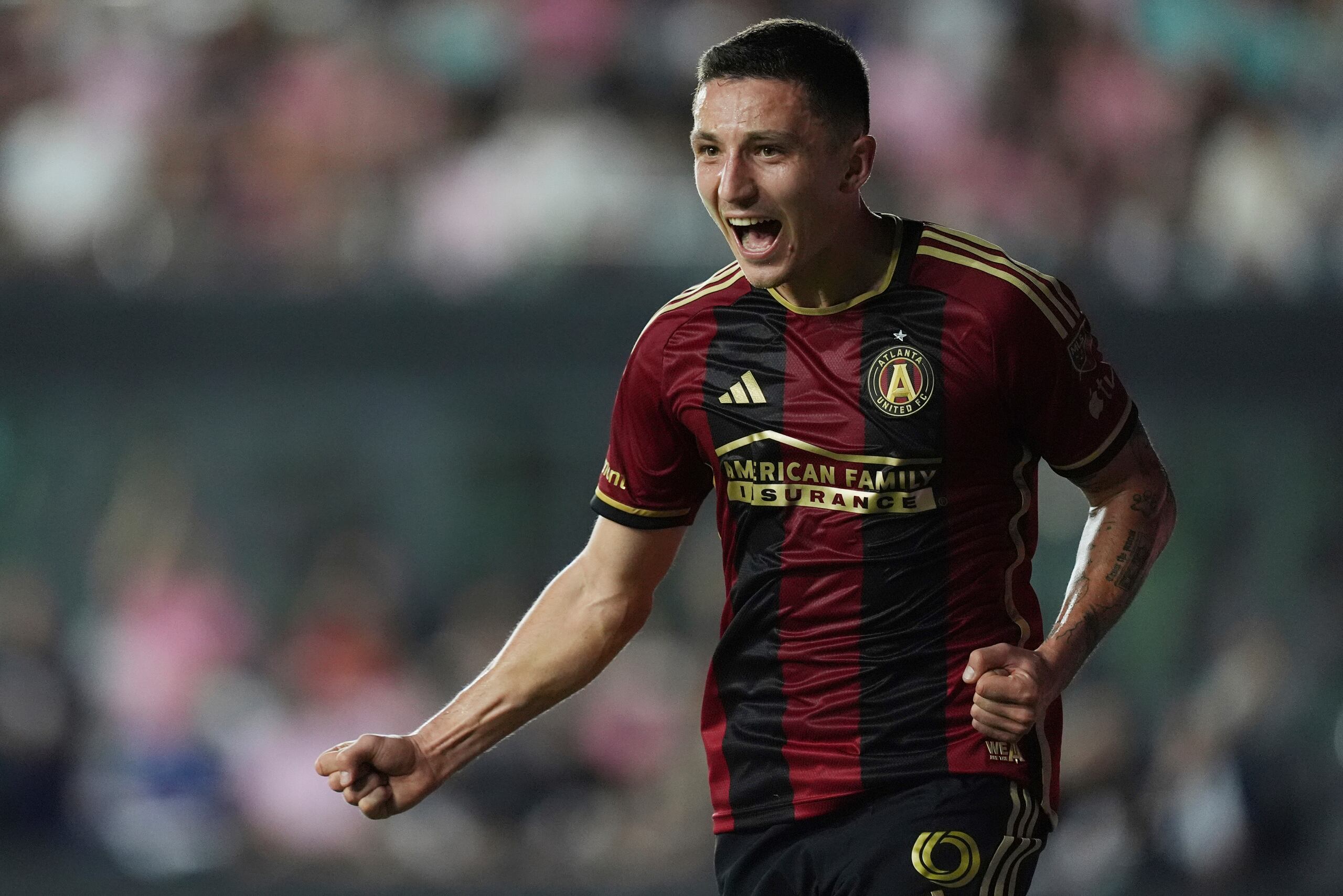 Bartosz Slisz, del Atlanta United, festeja tras marcar ante el Inter Miami, en un encuentro decisivo de playoffs, disputado el sábado 9 de noviembre de 2024, en Fort Lauderdale, Florida (AP foto/Rebecca Blackwell)