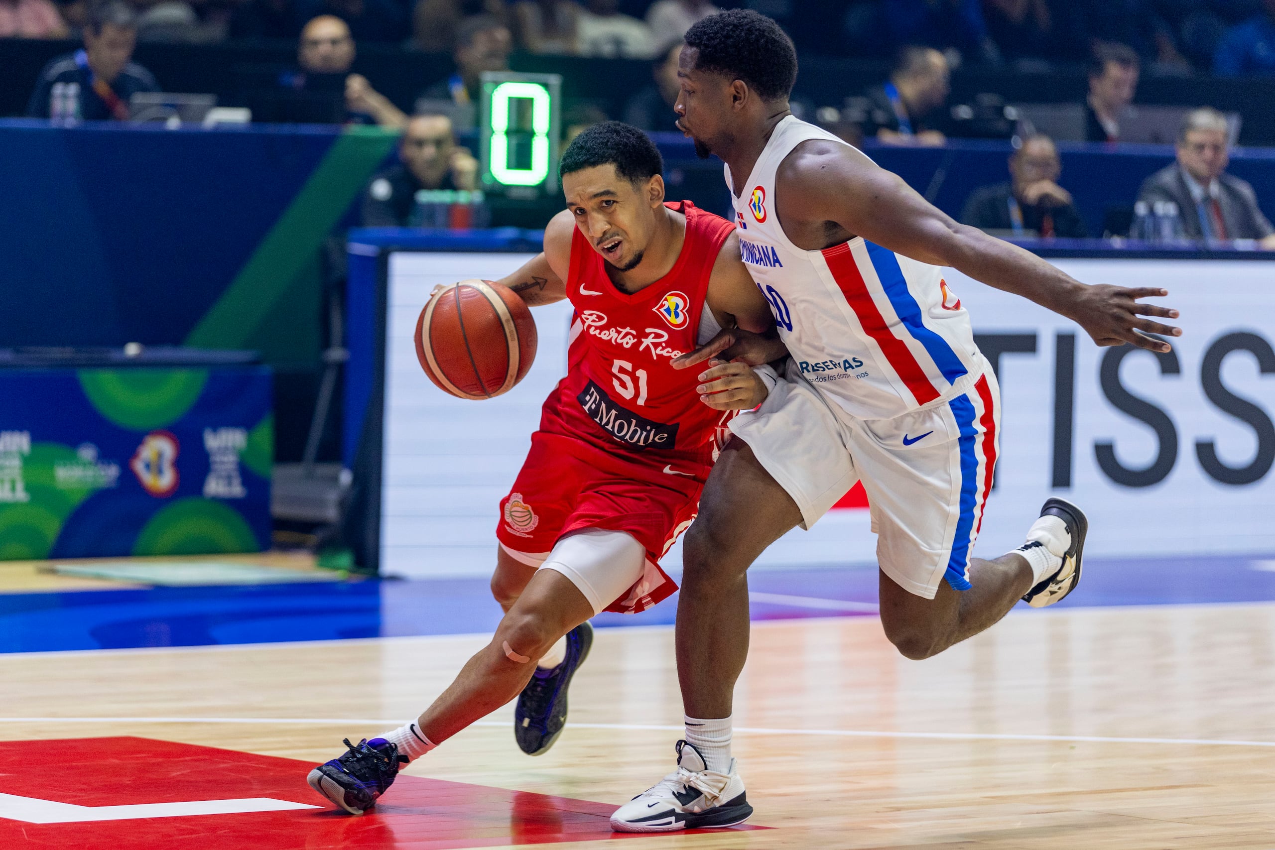 Tremont Waters lideró la ofensiva de los 12 magníficos ante República Dominicana al terminar con 37 puntos y 11 asistencias.