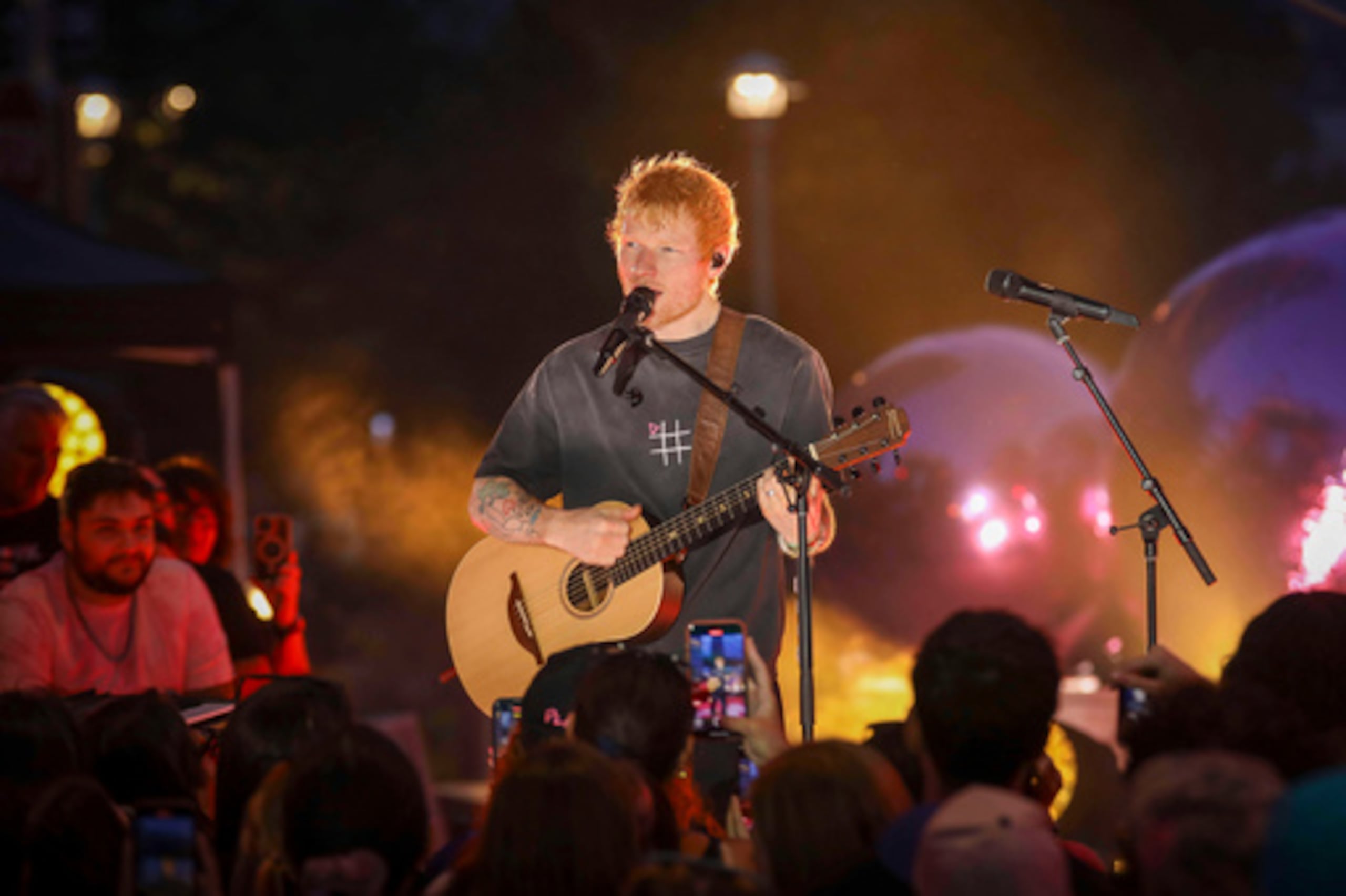 Sheeran también indicó que esta semana ha tenido que “tomar decisiones difíciles, estoy cometiendo errores, y lo siento muchísimo”.