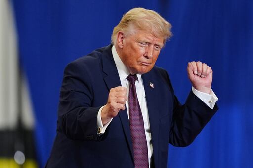 Imagen de la cobertura de: Gobierno de Trump busca compañía para localizar y cobrar multas a migrantes