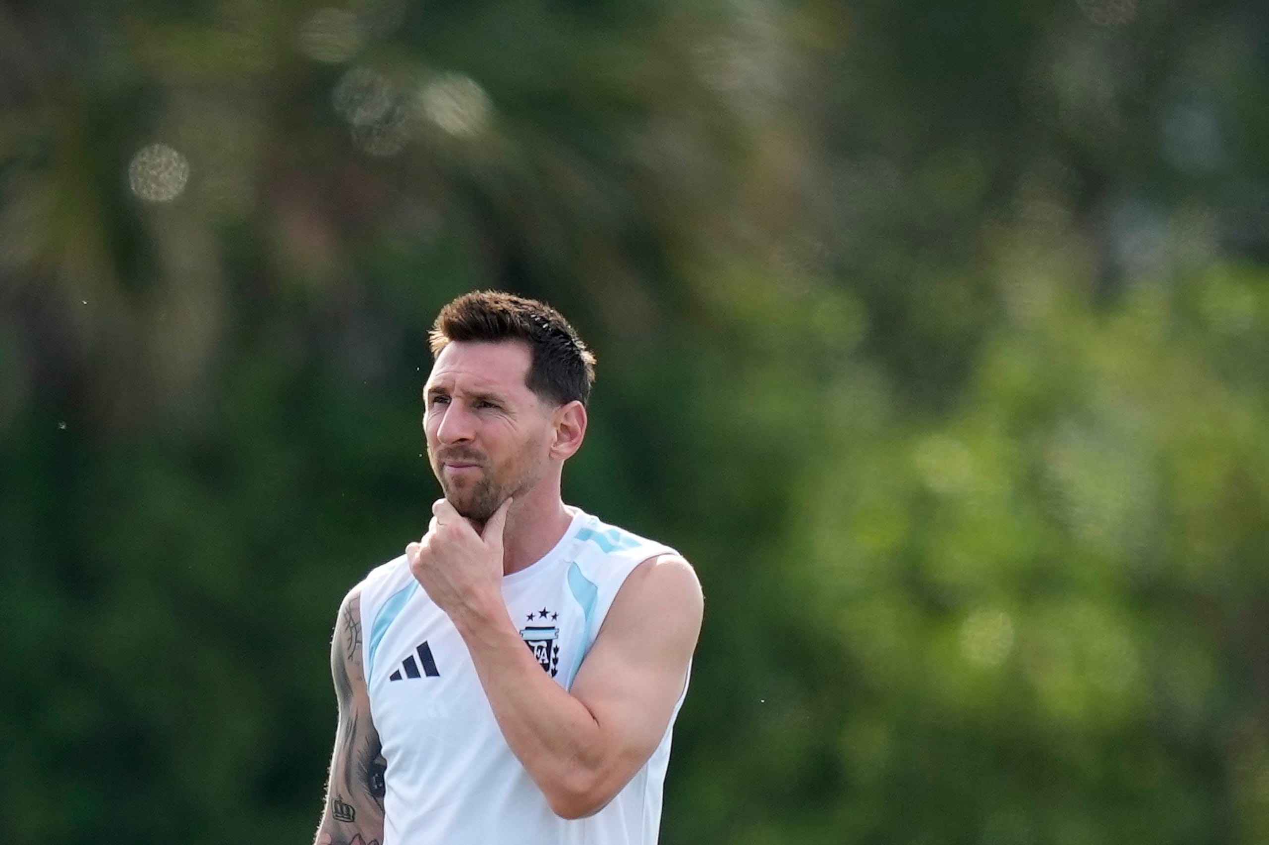 Lionel Messi durante una práctica de Argentina rumbo al partido contra Cabo Verde.