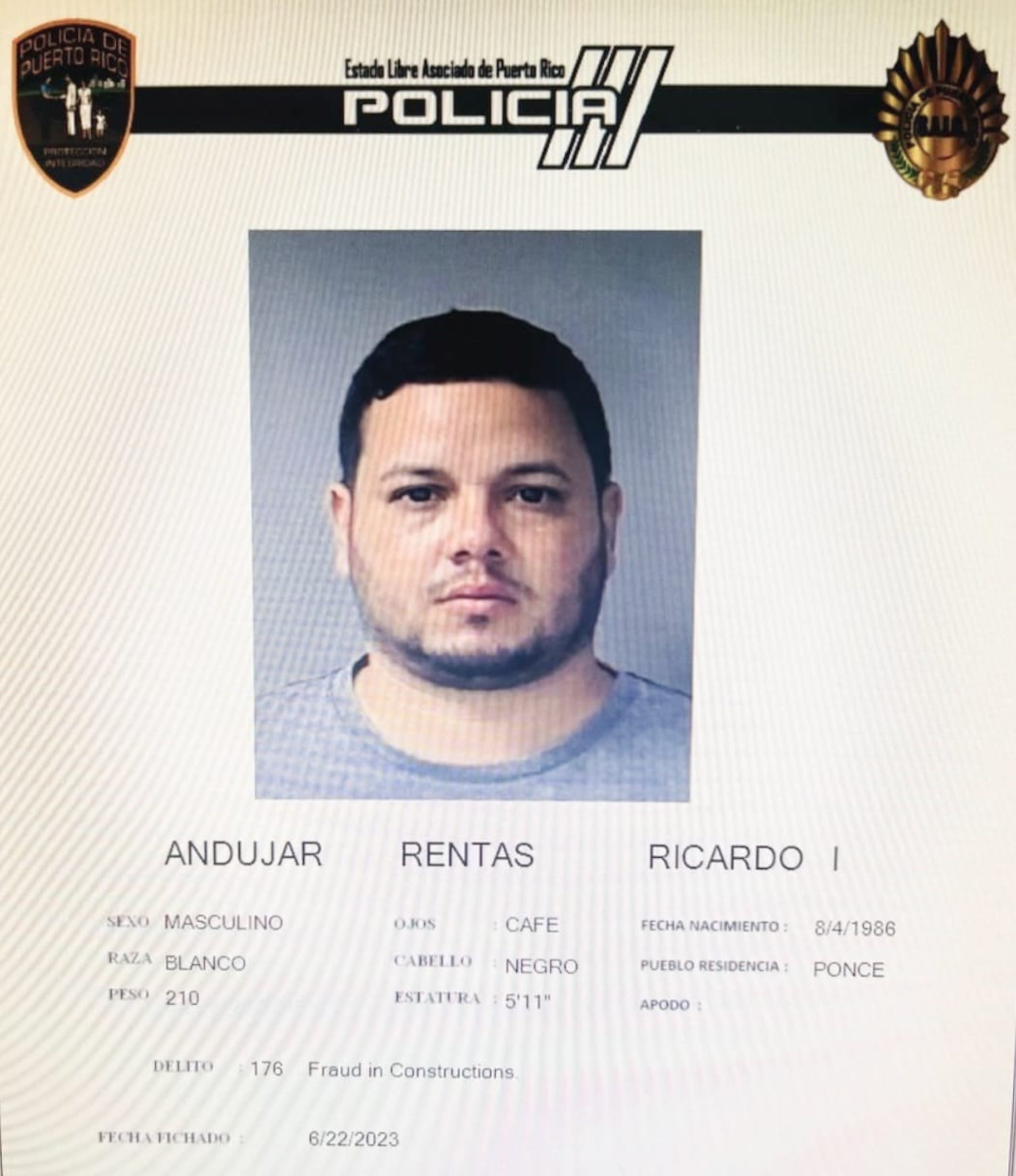 Ricardo I. Andújar Rentas, fue acusado por apropiarse de $4,000.00 que le entregó un sexagenario como depósito para la construcción de unos puertas y ventanas en aluminio.