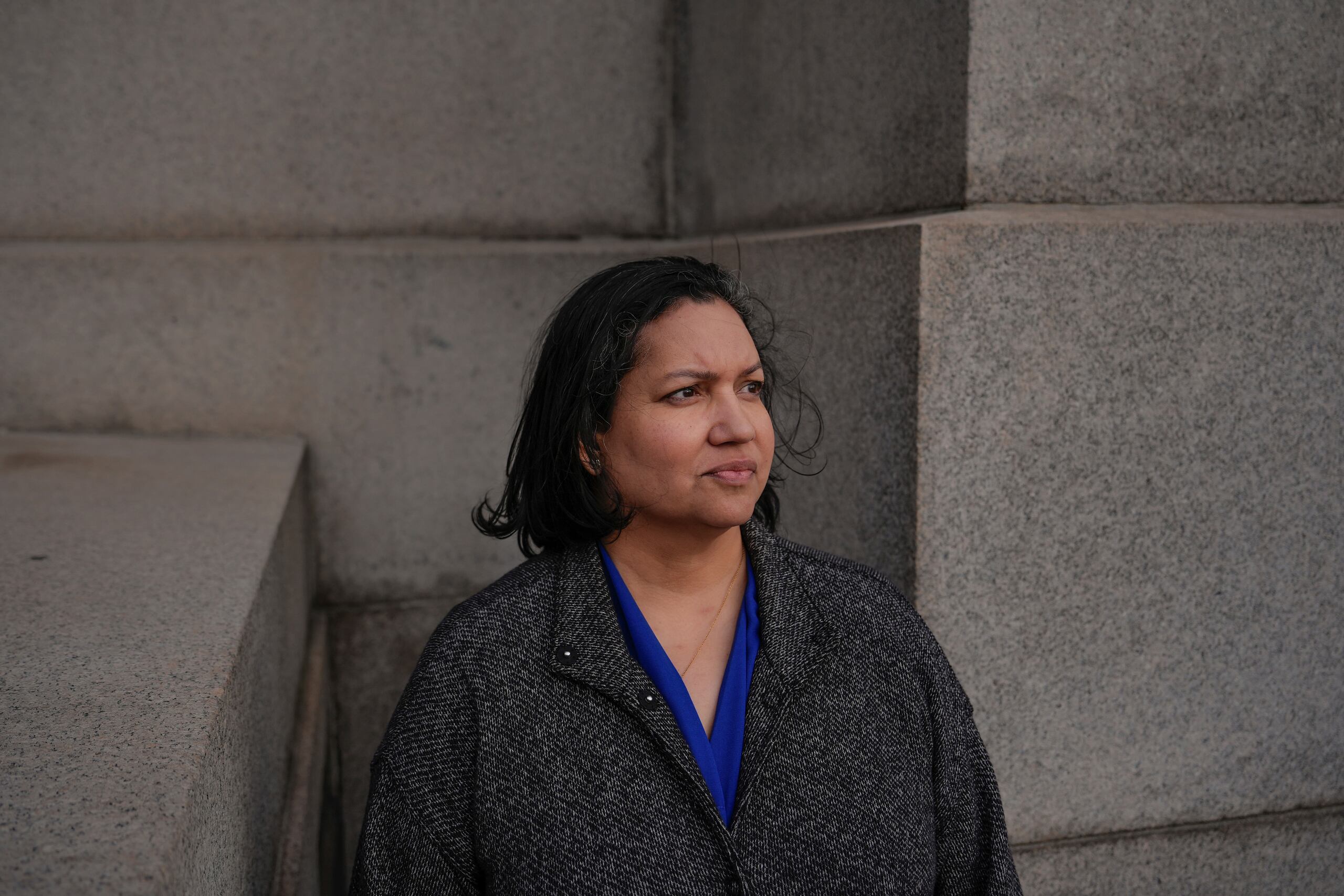 Sus padres, quienes llegaron al territorio continental de Estados Unidos desde Puerto Rico en la década de 1950 con habilidades limitadas en inglés, le inculcaron el valor de defender a los demás.