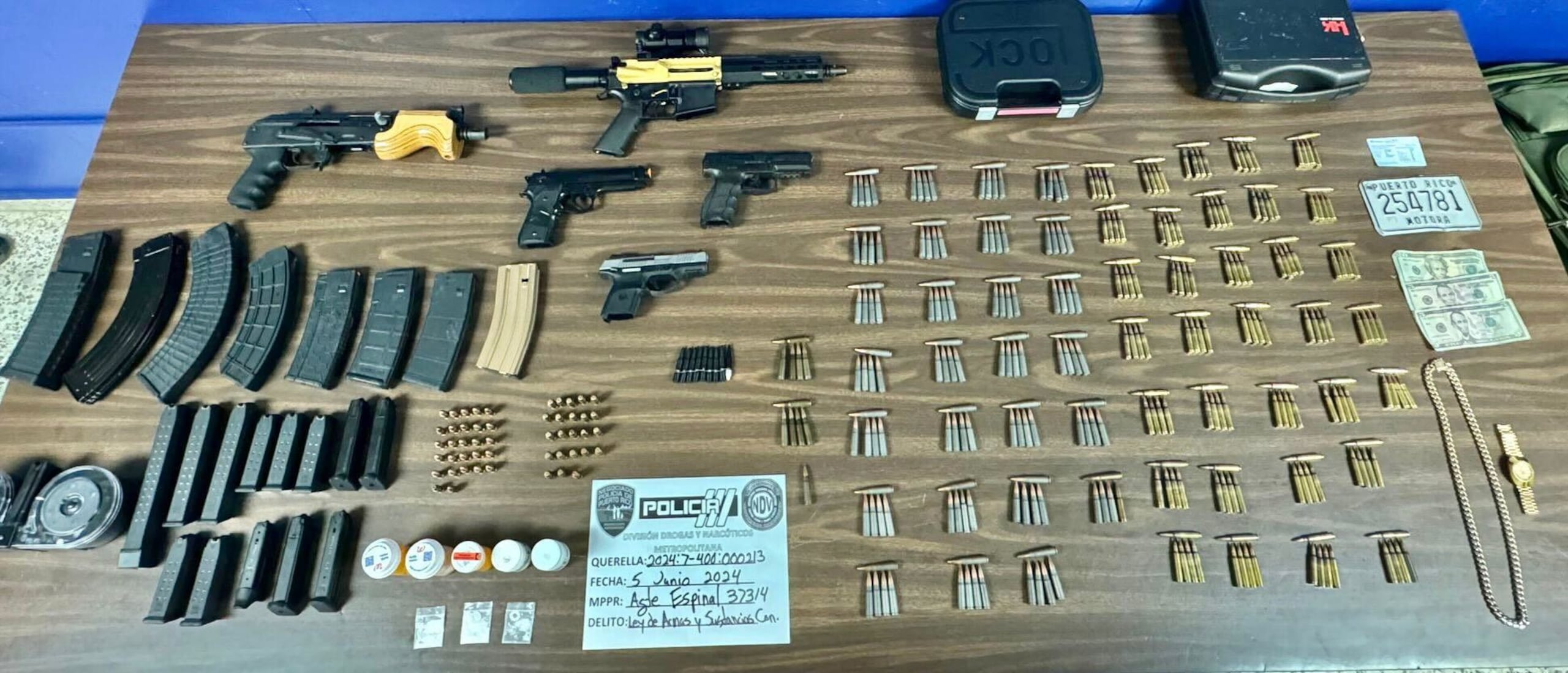 Armas de fuego ocupadas durante los allanamientos en Humacao, Cayey, Ponce y Cataño.