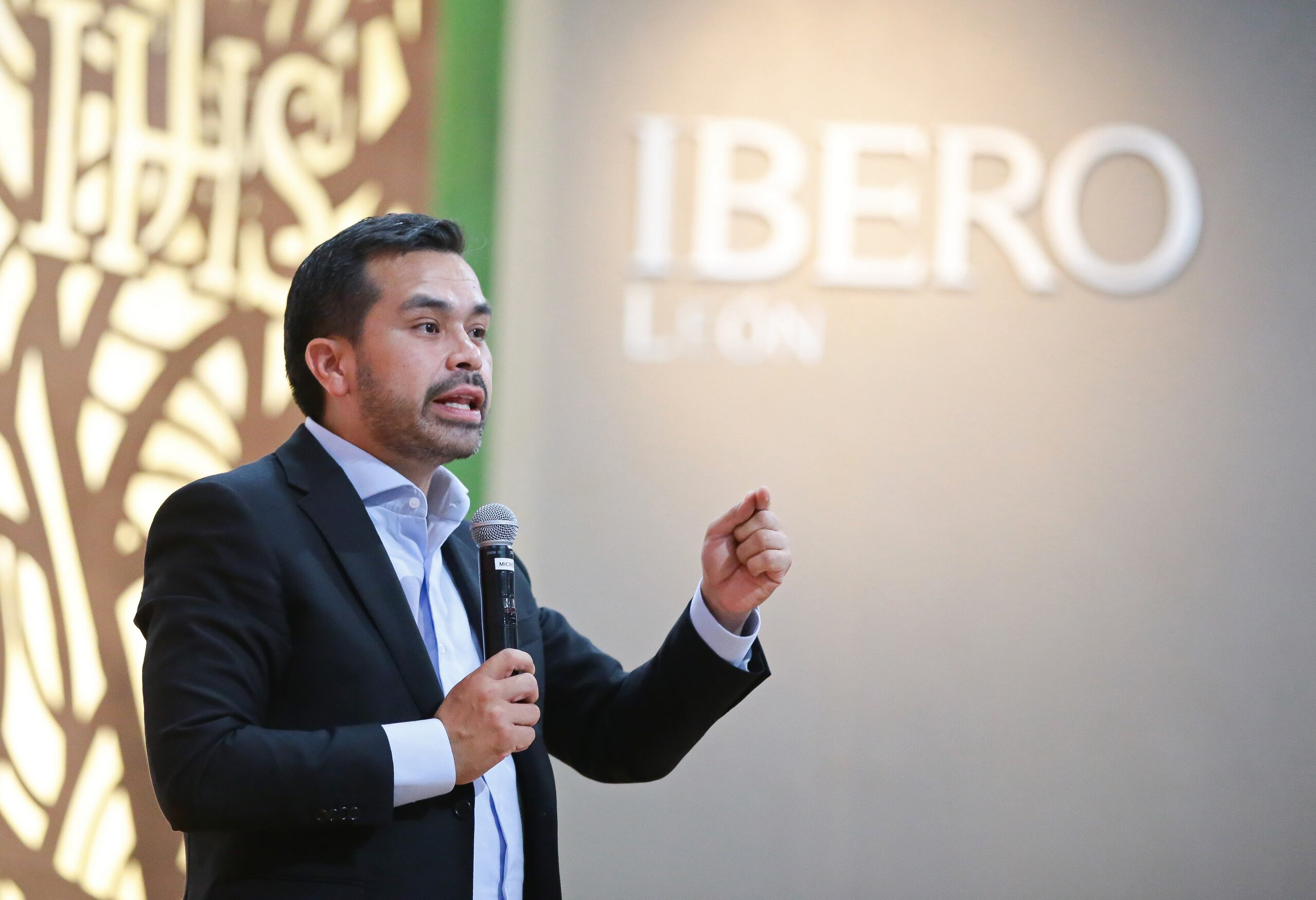 Álvarez Máynez dijo que casos como el de Gaytán deberían obligar a las autoridades a rectificar la estrategia de seguridad basada en el punitivismo, el prohibicionismo y la militarización.