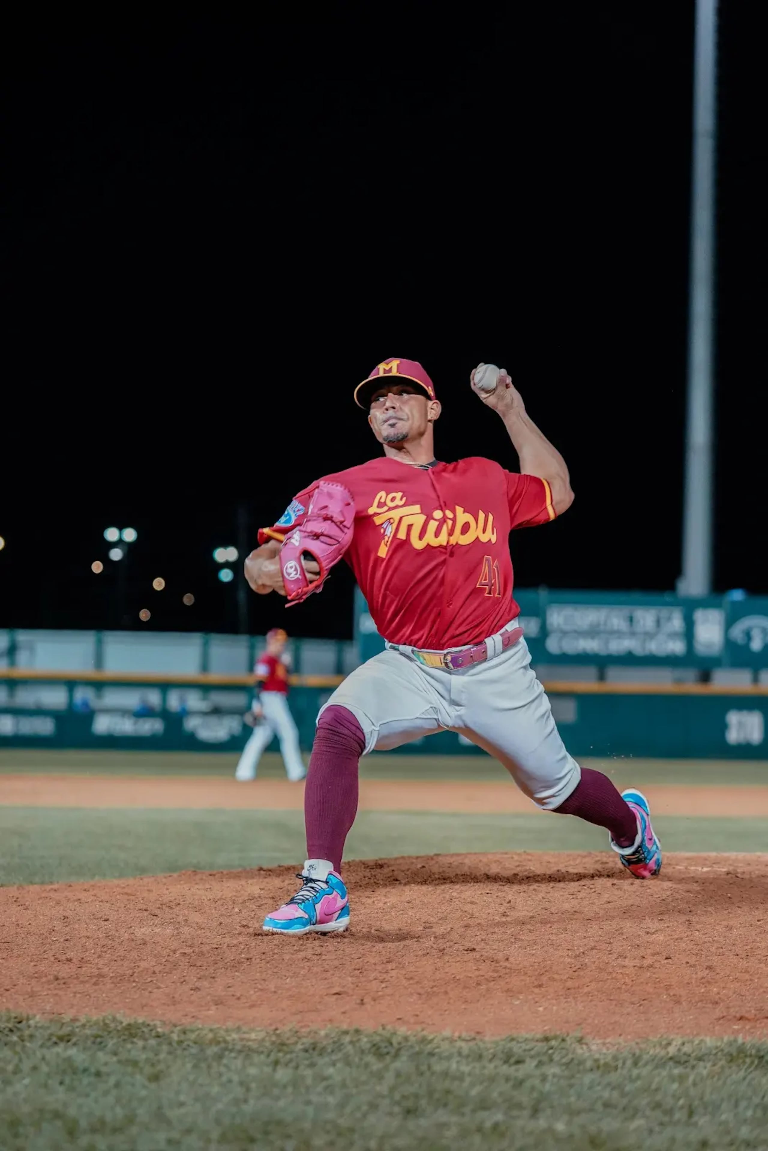 Luis Leroy Cruz se apuntó la victoria como relevista en el partido.