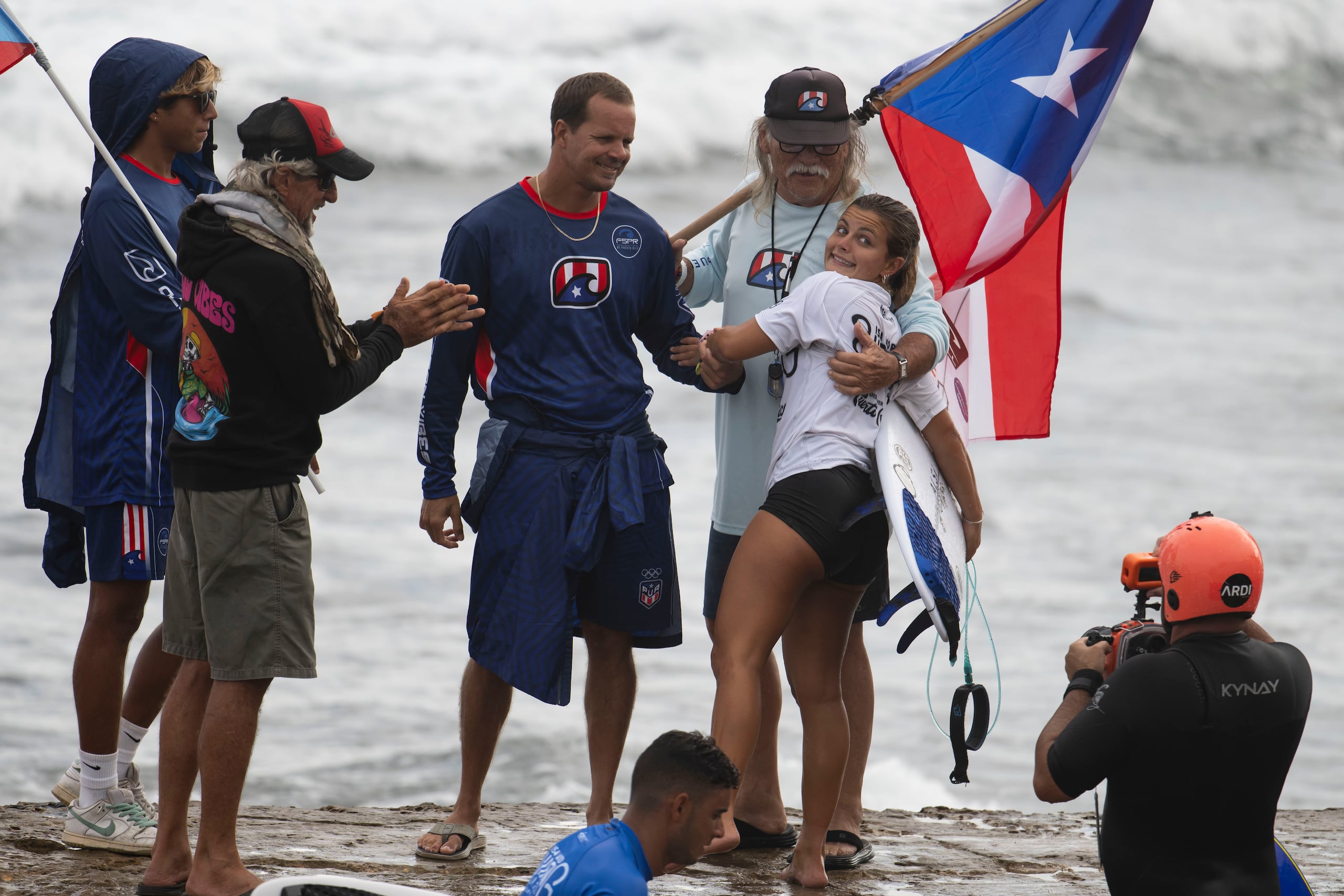Mia Calderón salió de las olas complacida con su desempeño en el evento en Las Marginal en Arecibo.