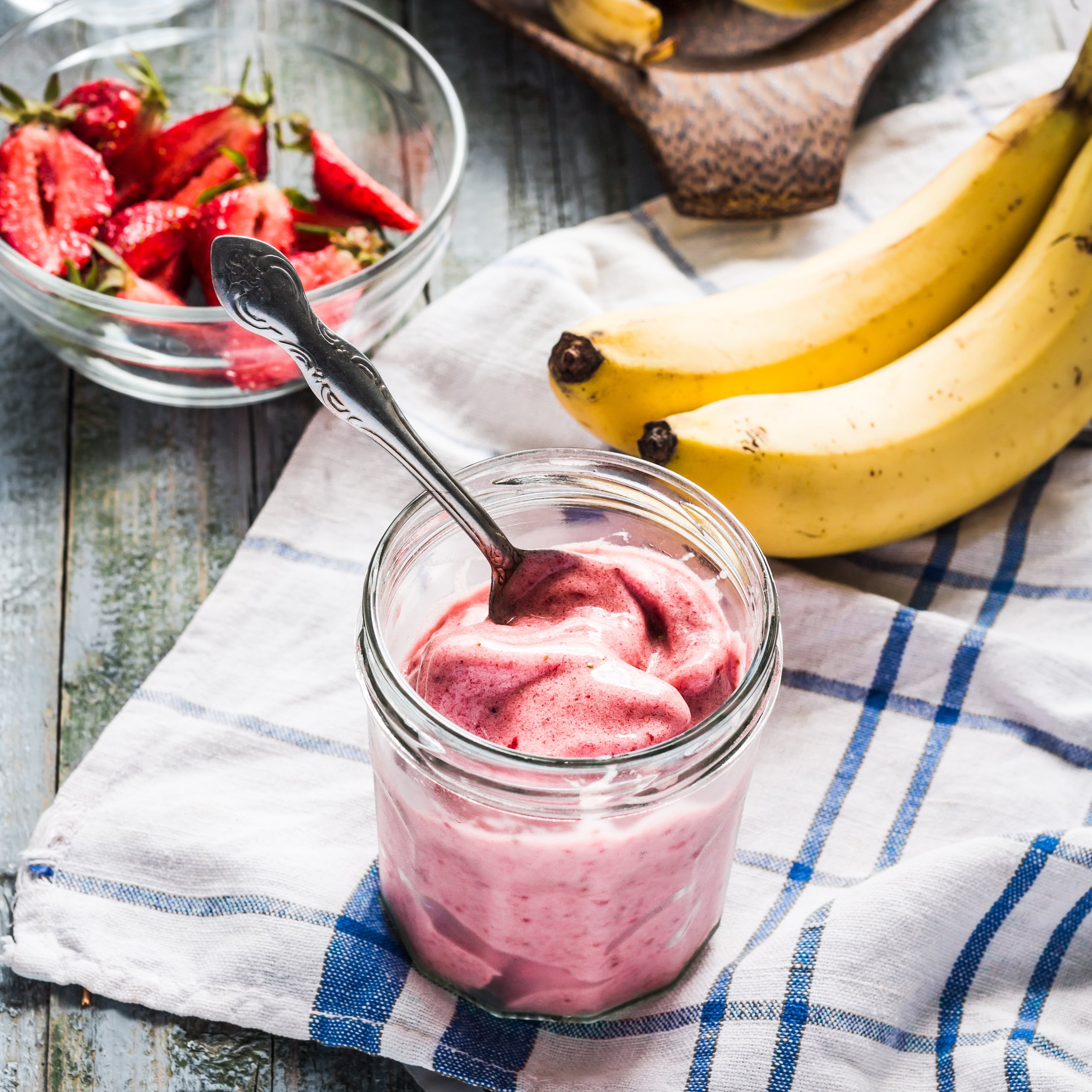 Mantecado de fresas y guineo