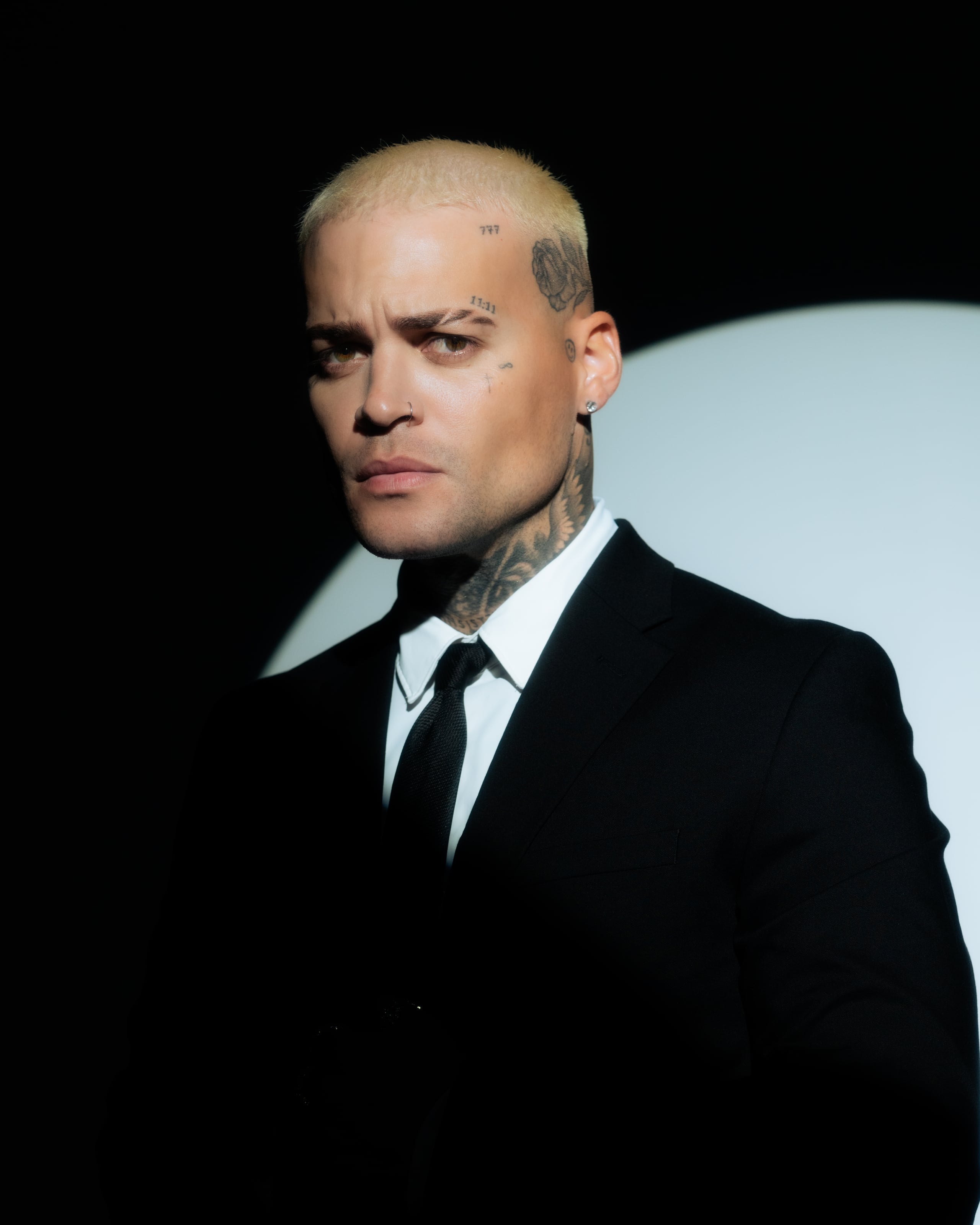 iZaak entra a una faceta musical nueva con su más reciente trabajo musical producida por Barú y BK.