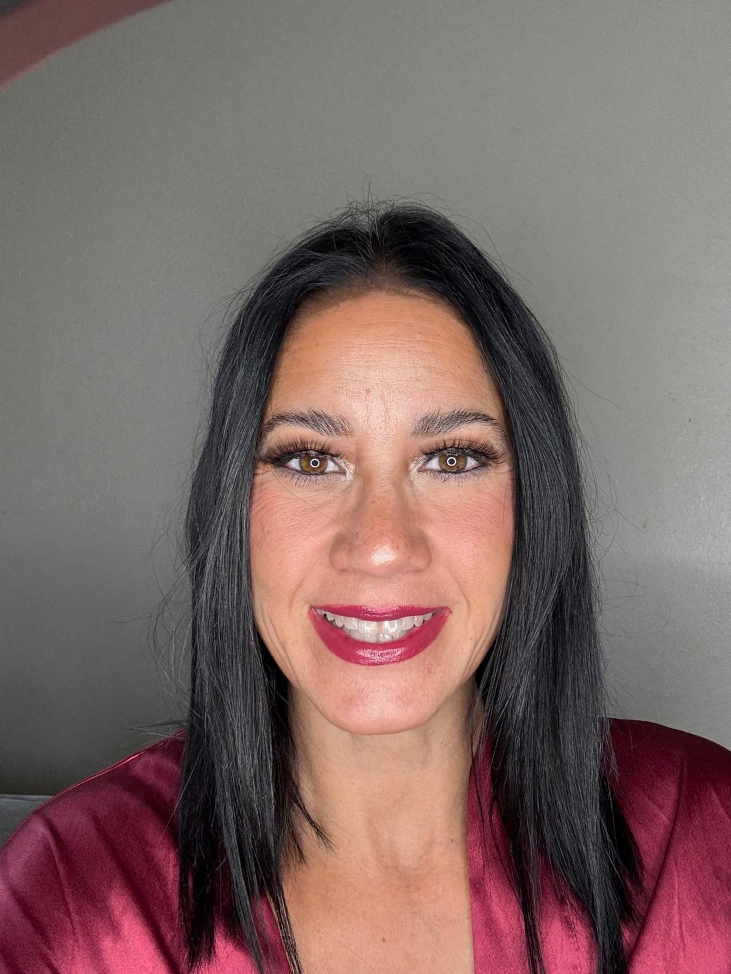 En su residencia en Villalba, Mildred Beatriz Colón Bonilla, de 50 años, fue ultimada por su esposo, quien se entregó a la Policía y supuestamente confesó los hechos. La defensa de su esposo, Luis Raúl Santiago Alvarado, solicitó una desestimación en el Tribunal de Apelaciones al impugnar un subinciso del delito de feminicidio.