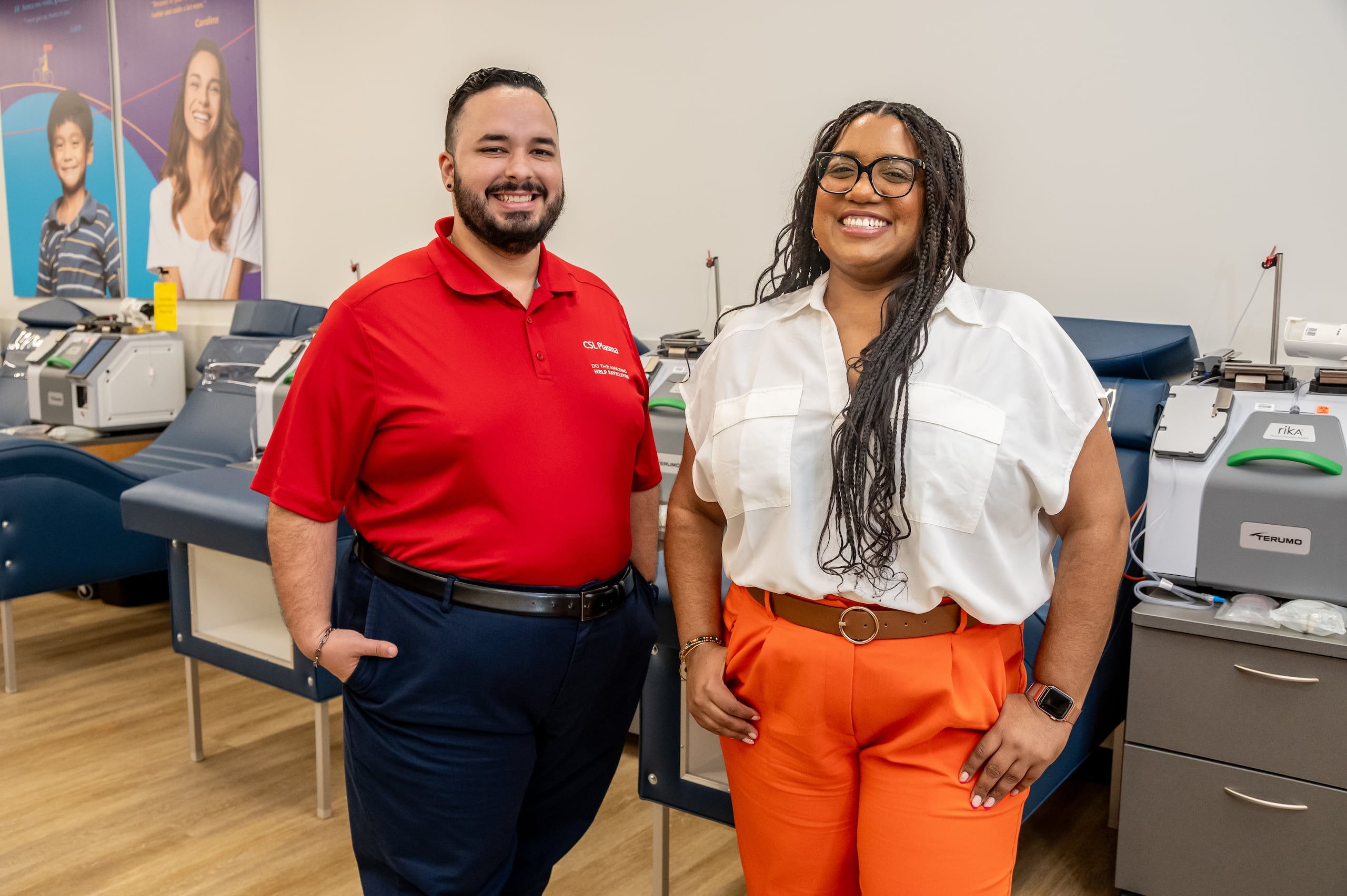 Madai Mateo y Jorshuam Rivera. Ambos Assistant Center Managers.