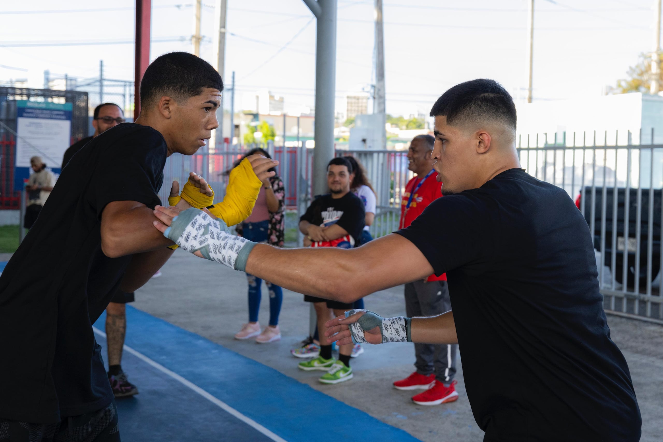 Xander Zayas enseñó la técnica que utiliza para mejorar su boxeo.