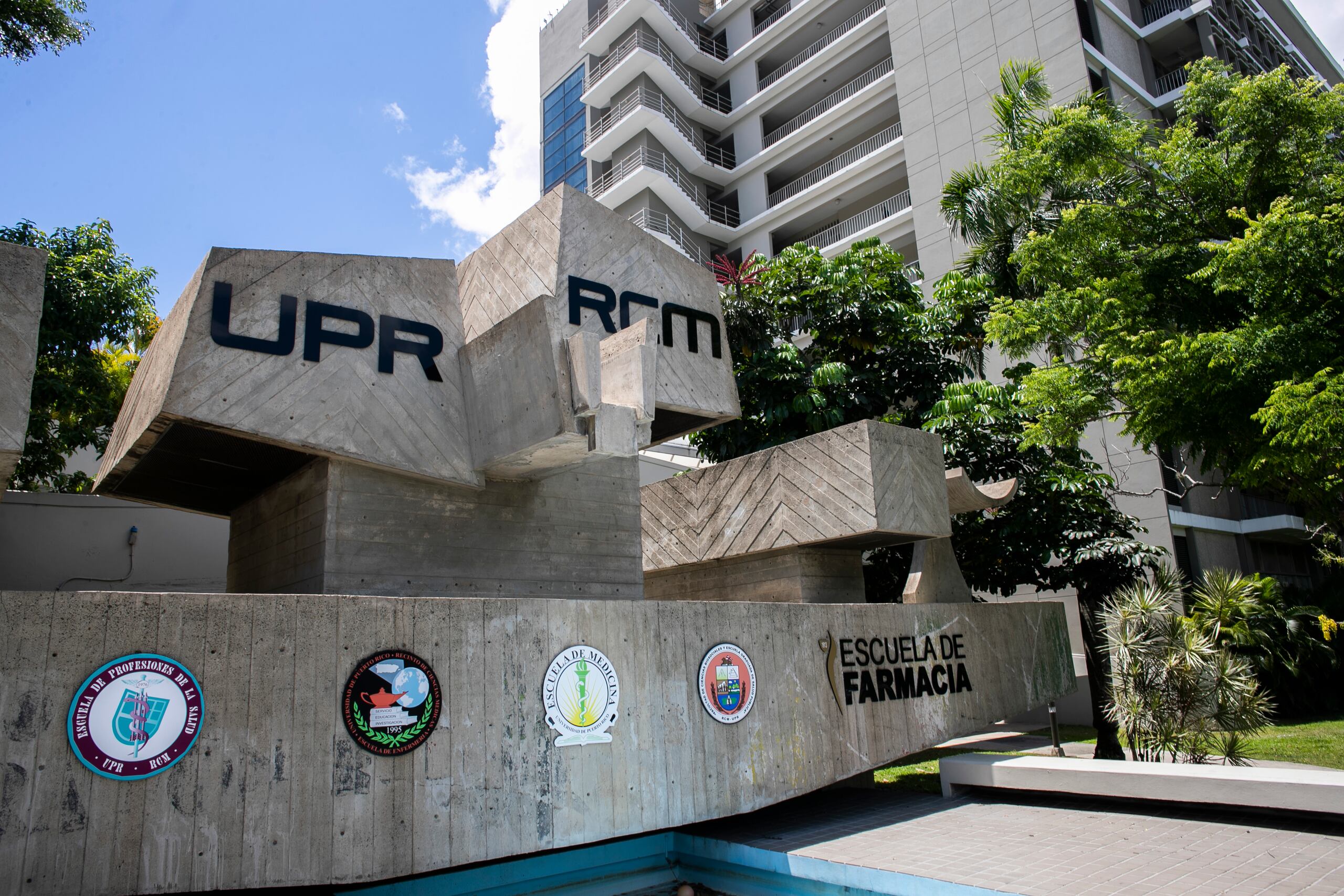 Como parte de los trabajos para abrir la residencia en neurocirugía, se nombró un "task force" de profesionales.