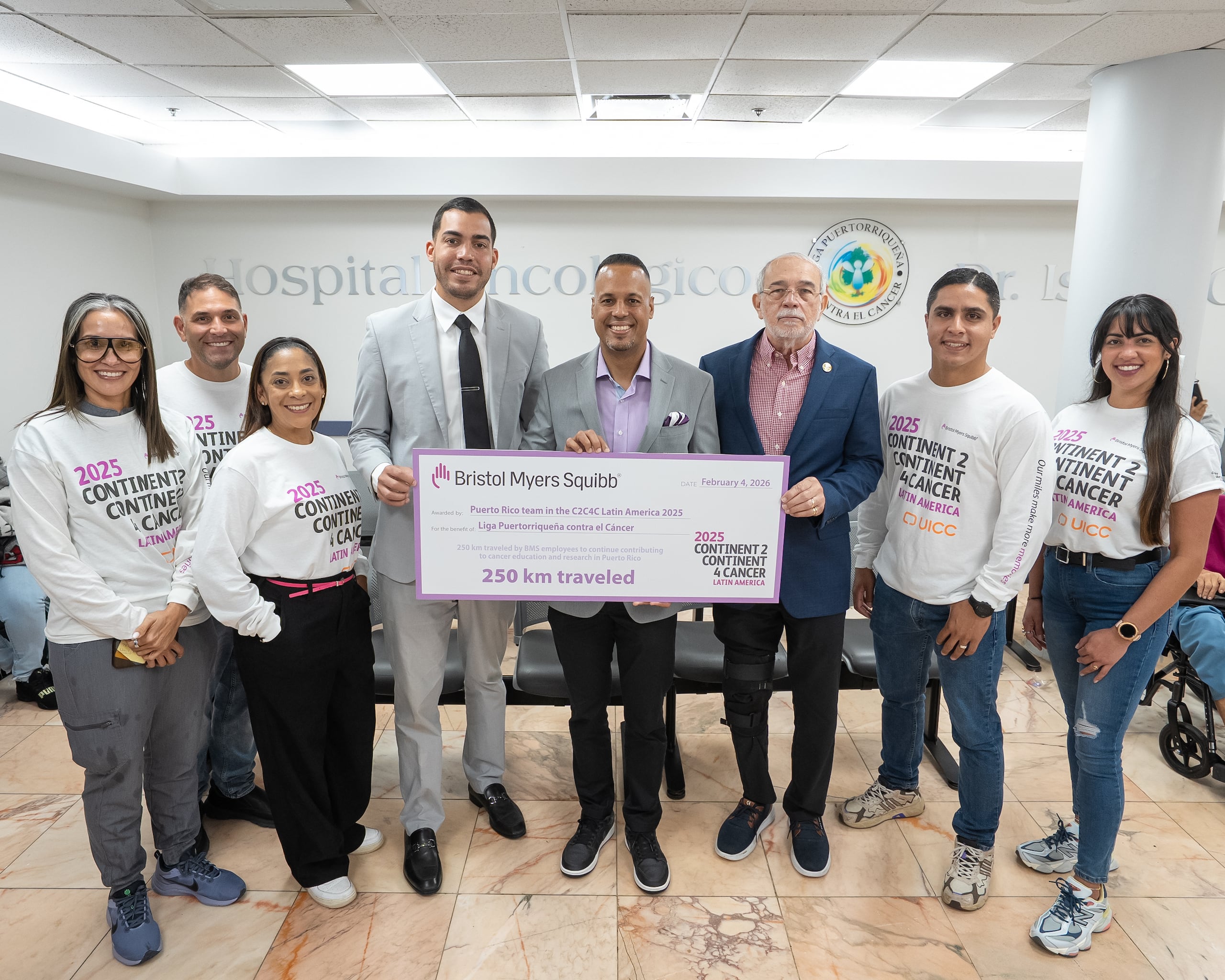 Empleados de Bristol Myers Squibb compartieron sus experiencias y vivencias con el personal de la Liga Puertorriqueña Contra el Cancer, como parte de su participación del evento Continent 2 Continent 4 Cancer Latinoamérica 2025.