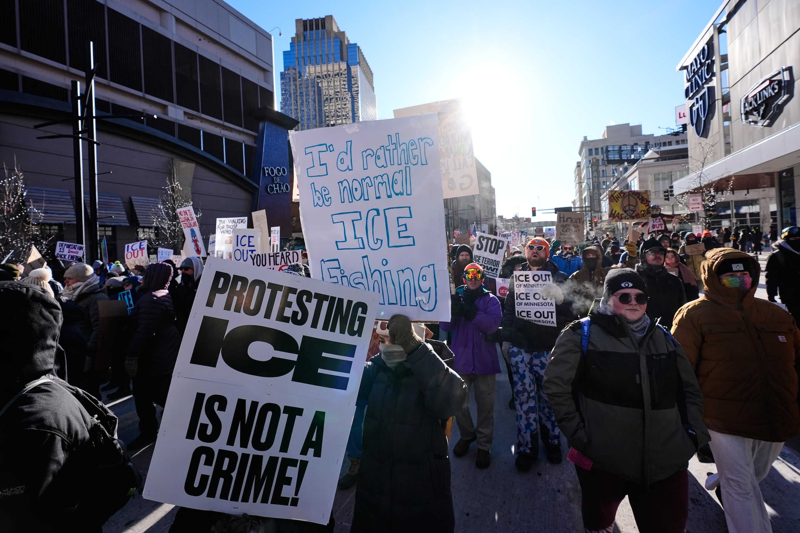 La ofensiva migratoria terminó en dos muertes.