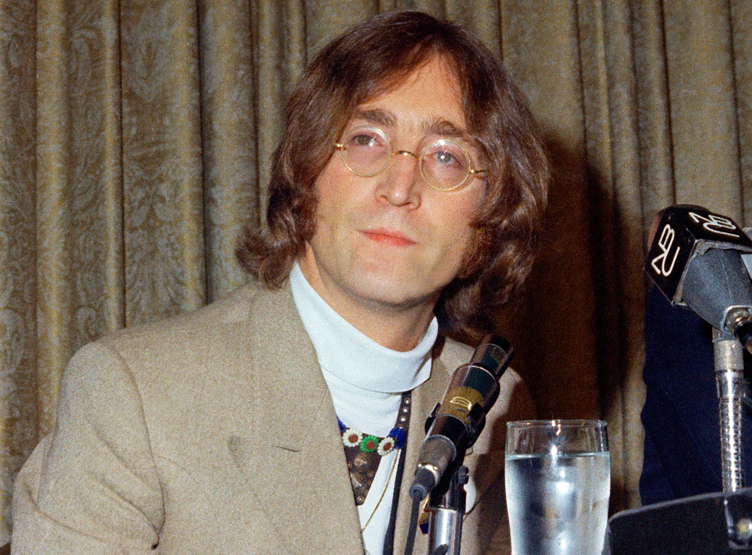 John Lennon en el 1968