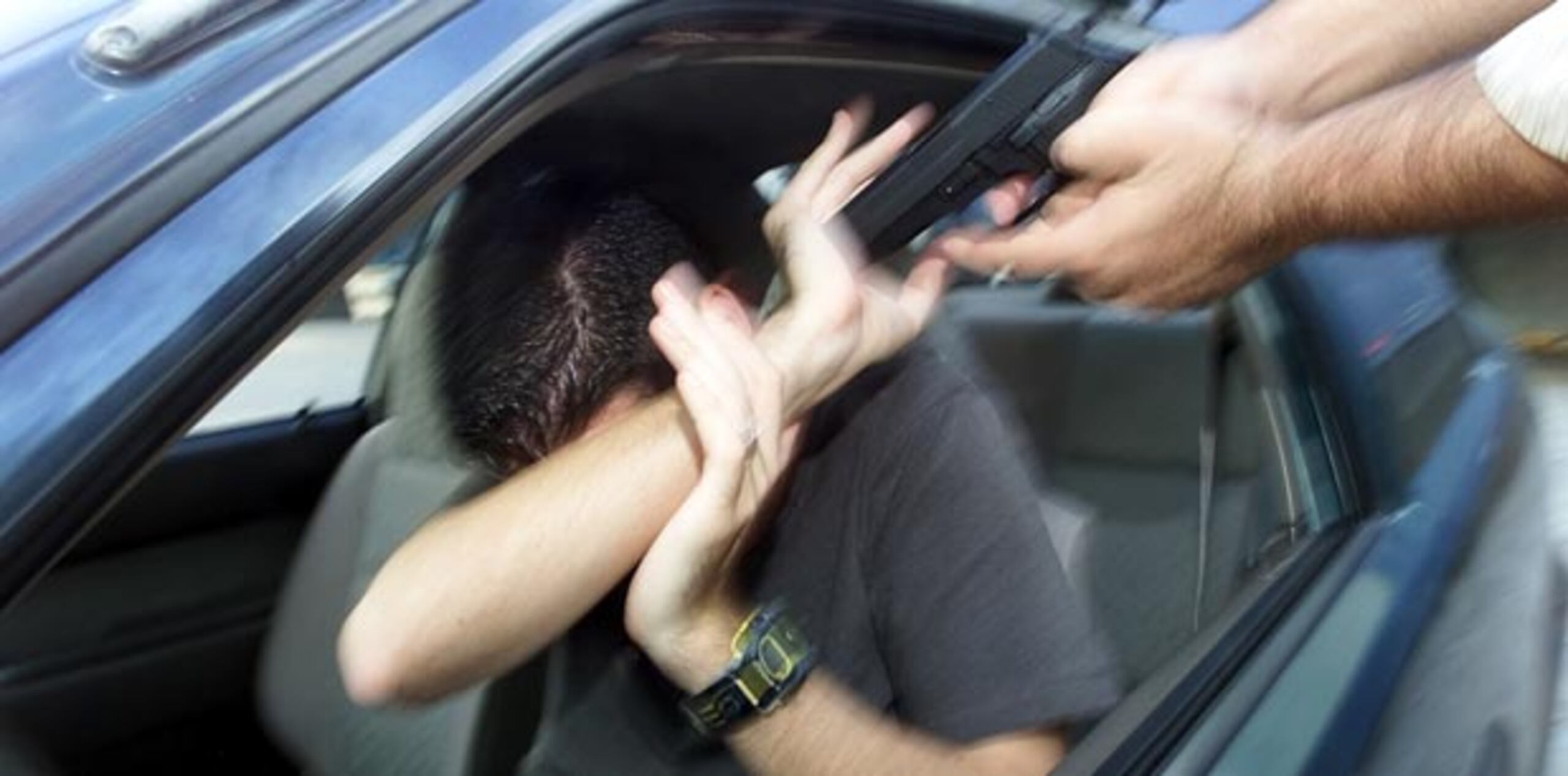 Otro “carjacking” se reportó ayer en horas de la madrugada en el barrio Bajura, de Vega Alta. (Archivo)