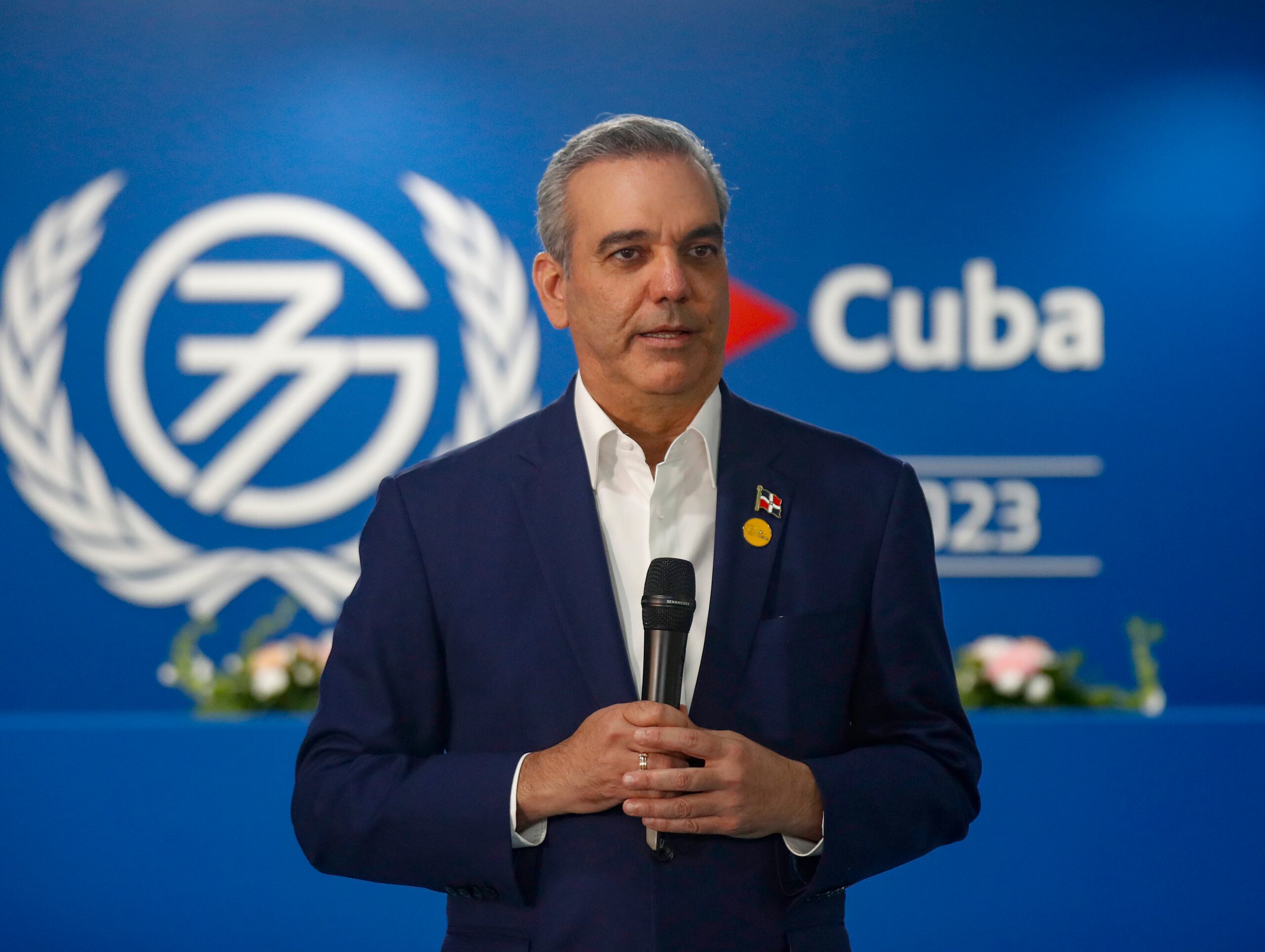 El jocoso incidente se produjo durante 'La Semanal', un encuentro que el presidente dominicano sostiene semanalmente con la prensa dominicana.