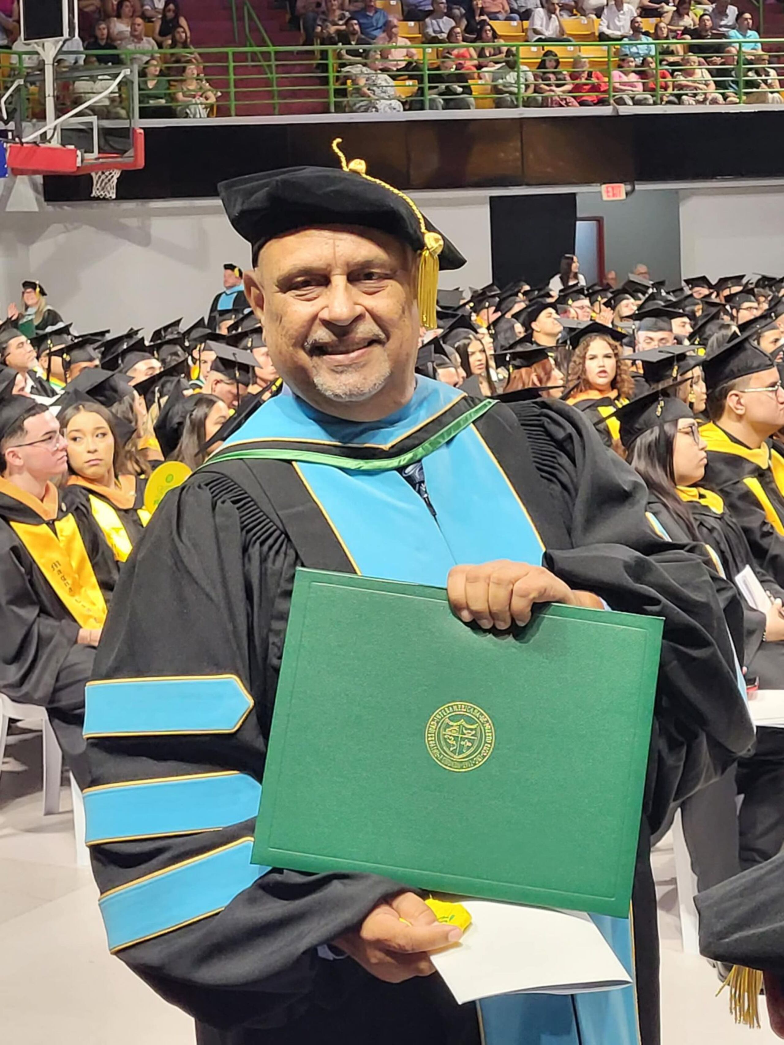 Carlos Feliciano culminó este mes de junio sus estudios doctorales en Currículo y Enseñanza en el recinto de San Germán de la Universidad de Interamericana.