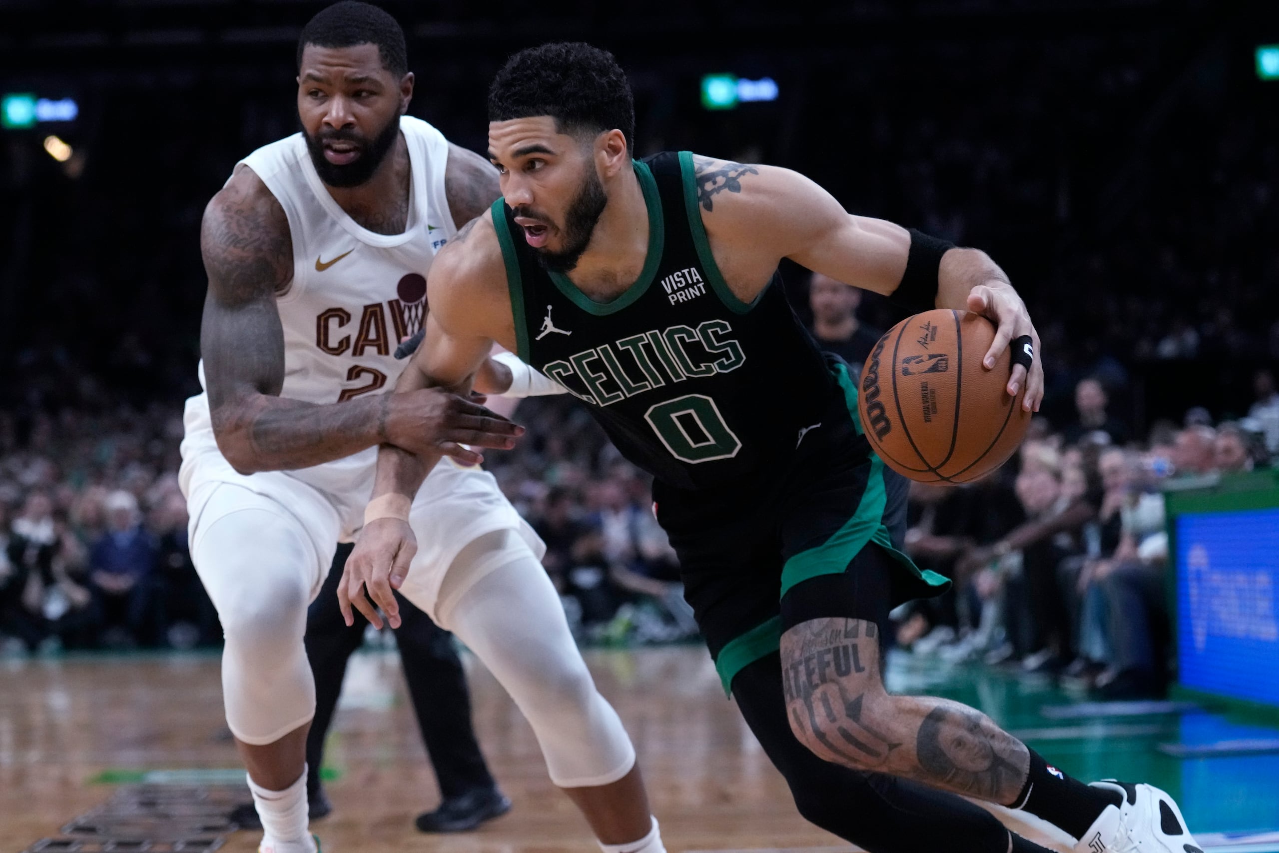 Jayson Tatum, delantero de los Celtics de Boston, durante el quinto partido de la serie de segunda ronda contra los Cavaliers de Cleveland.