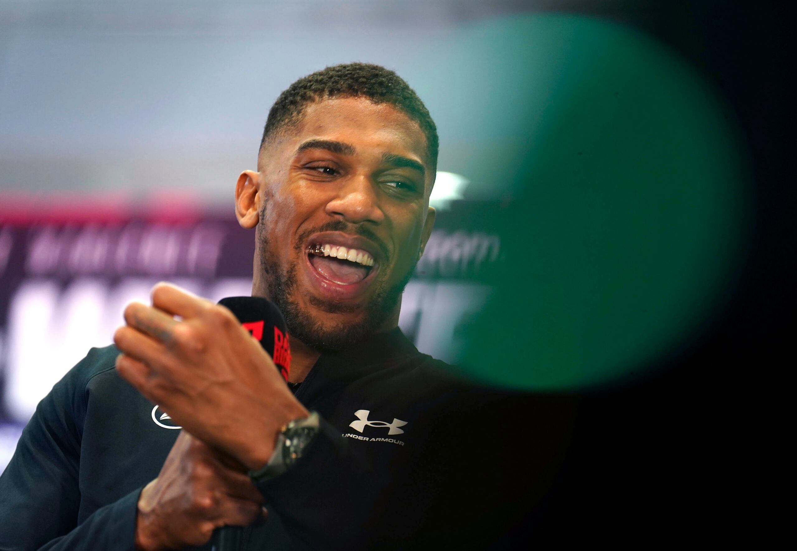 Anthony Joshua aparece aquí durante una rueda de prensa, el lunes 10 de julio de 2023, en Londres.