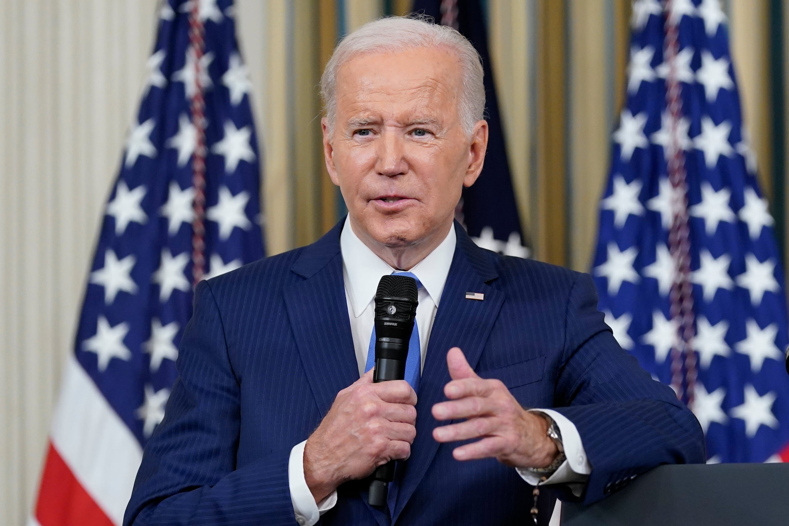 El funcionario dijo que la administración saliente estaba dejando la aplicación de la ley - y la posible aplicación de la prohibición - a Trump.