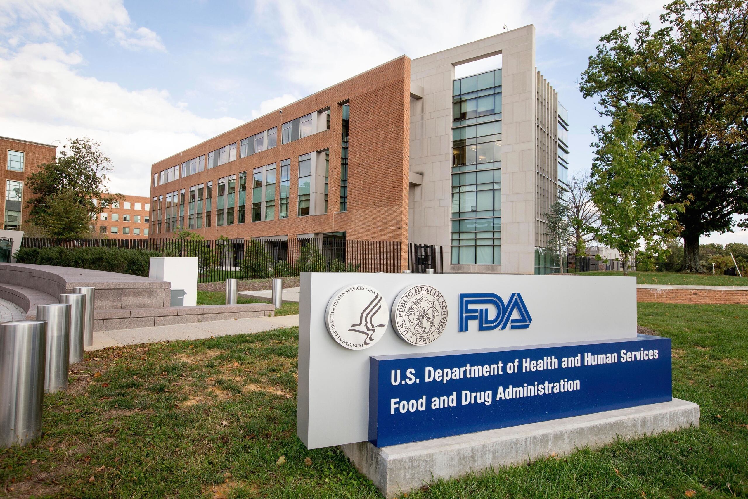 Los recortes de la semana pasada afectaron a oficinas enteras dedicadas a la política y la normativa de la FDA, a la mayor parte del personal de comunicación de la agencia y a equipos de apoyo a inspectores e investigadores alimentarios.