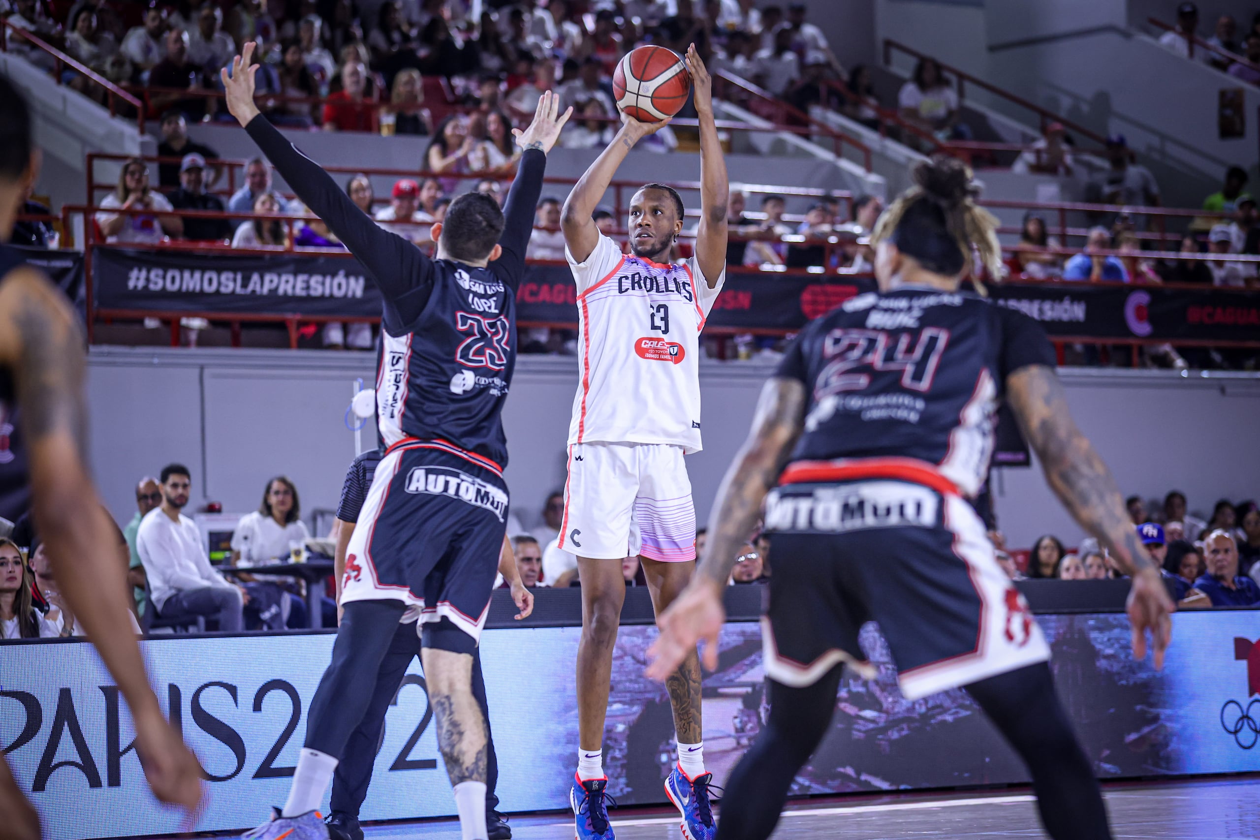 Louis King anotó 24 puntos en la victoria de los Criollos de Caguas.