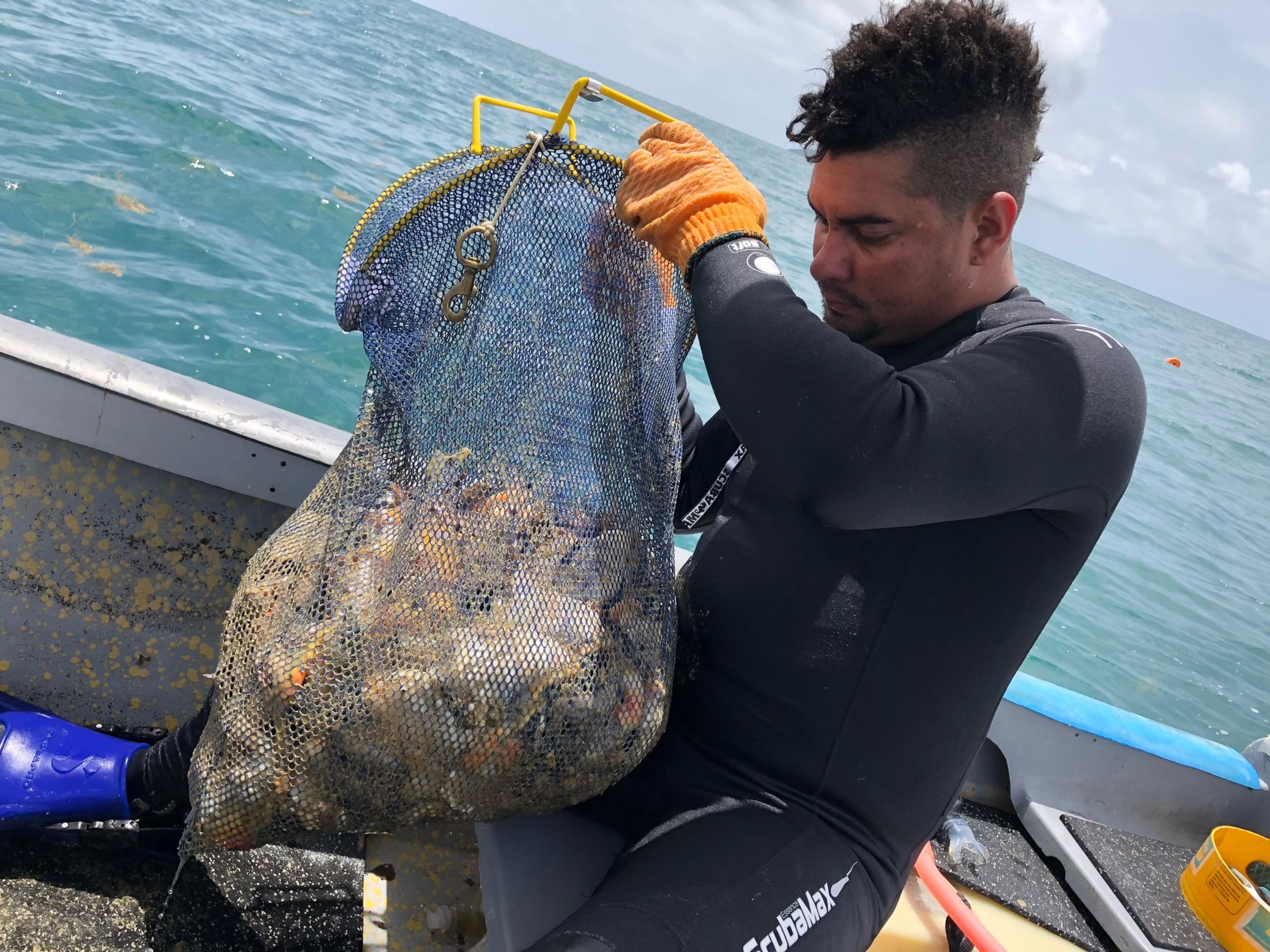 Héctor Iván Resto Cuadrado, pescador de Fajardo, aprendió el oficio de su padre.