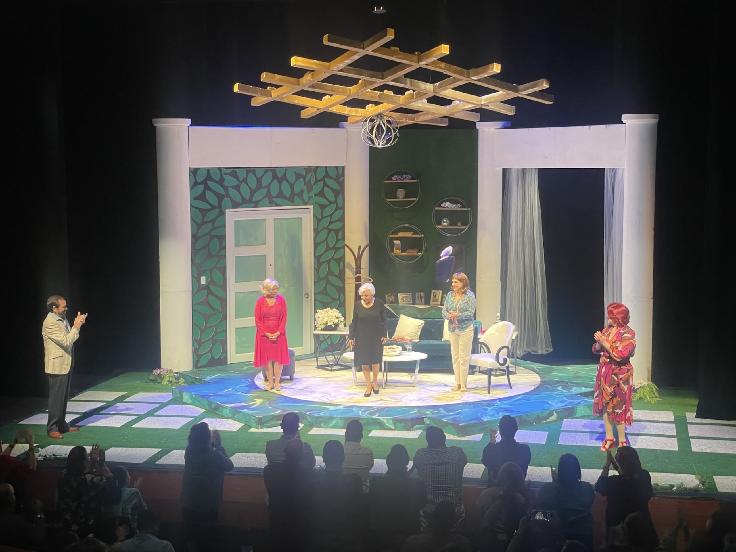 La comedia se presenta en la Sala de Drama del Centro de Bellas Artes en Santurce.