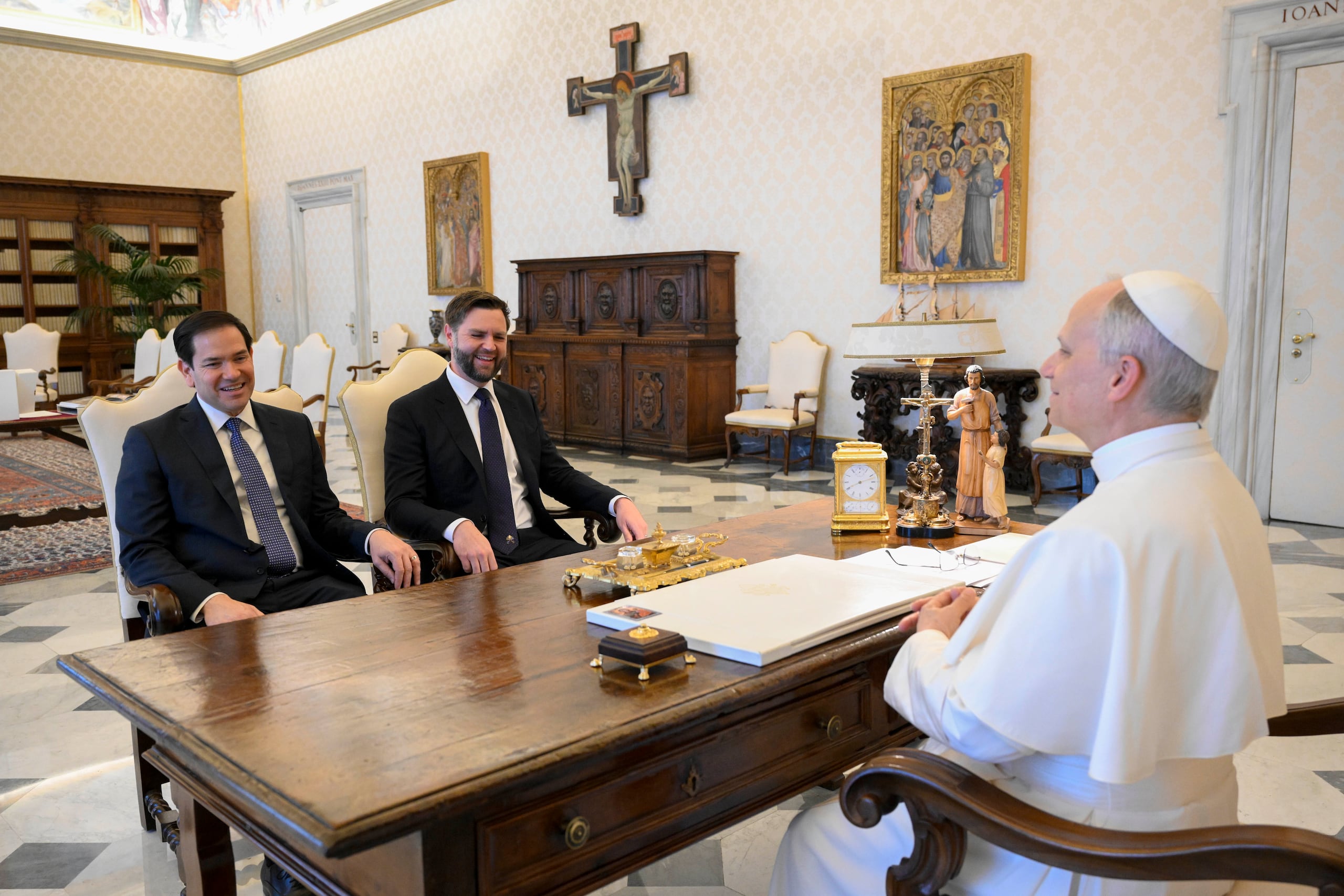 JD Vance y el secretario de Estado, Marco Rubio, ambos católicos, asistieron a la misa del domingo y mantuvieron una audiencia privada con el papa.