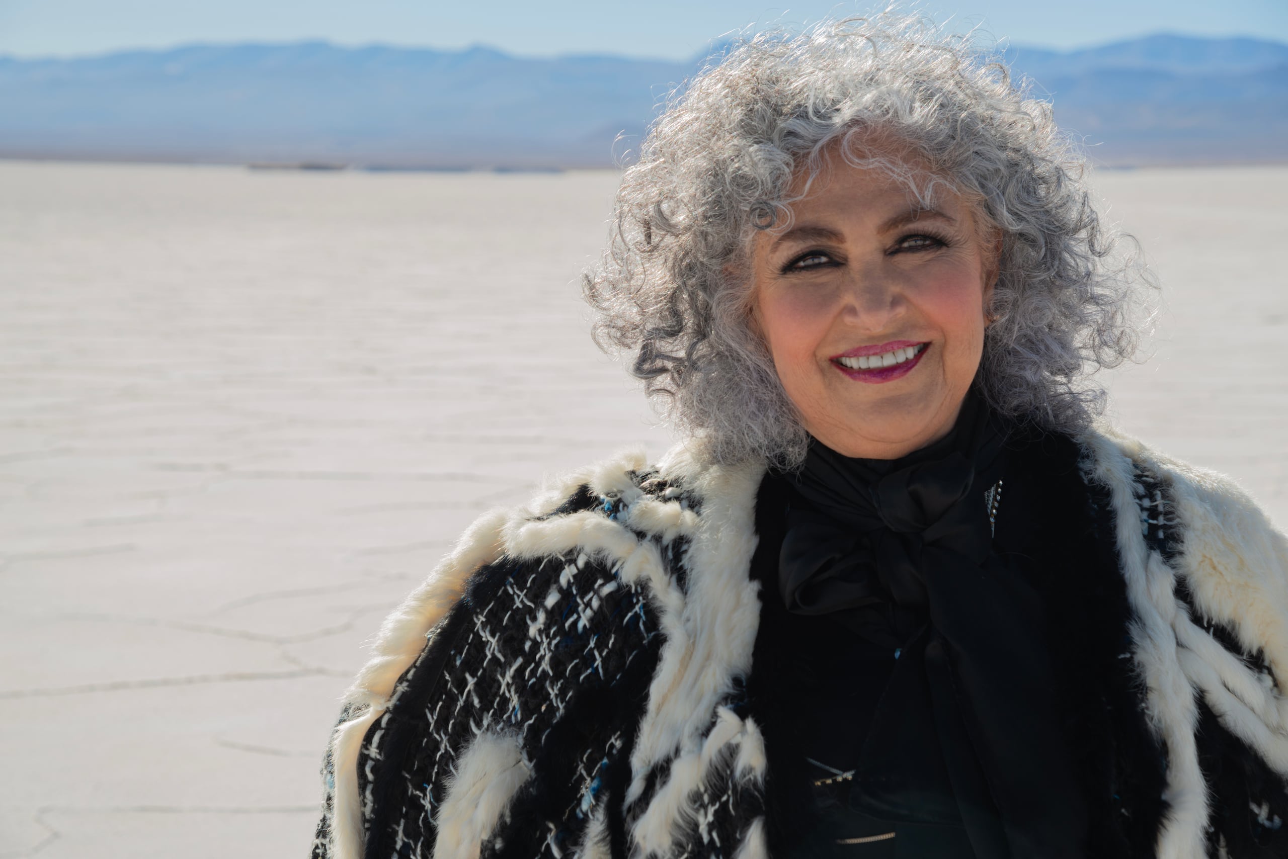 La cantante argentina retoma su carrera musical, tras una pausa por la muerte de su esposo, el compositor Diego Verdaguer, quien falleció en enero de 2022 a causa del COVID-19.