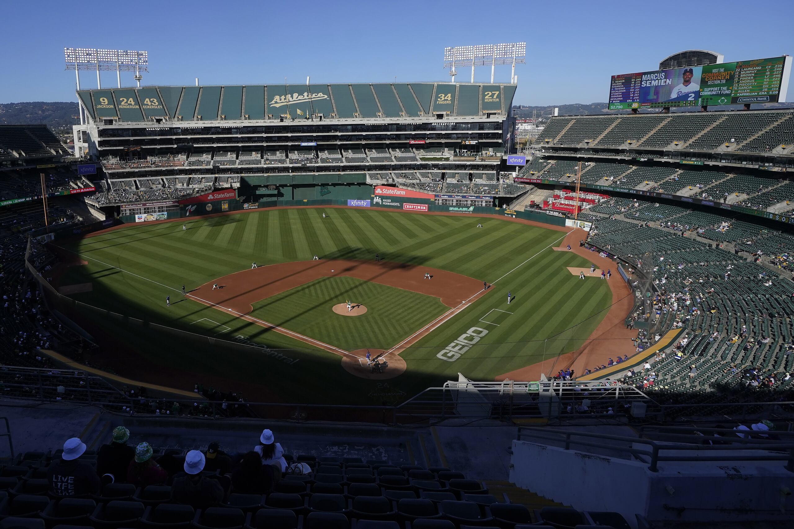 Las bajas asistencias en el Oakland Coliseum socavaron la permanencia del equipo.