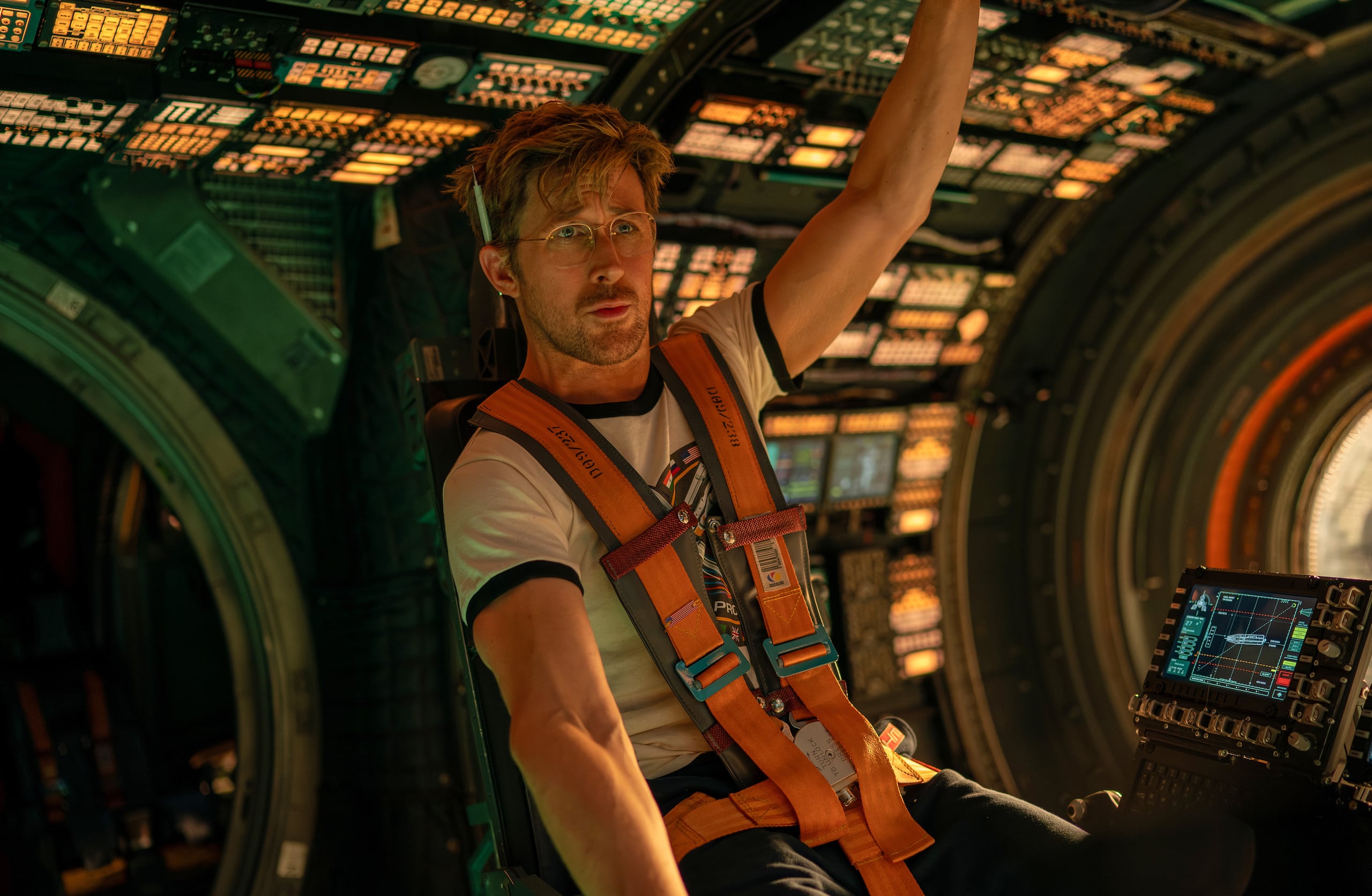 Esta imagen, difundida por Amazon MGM Studios, muestra a Ryan Gosling en una escena de "Project Hail Mary".