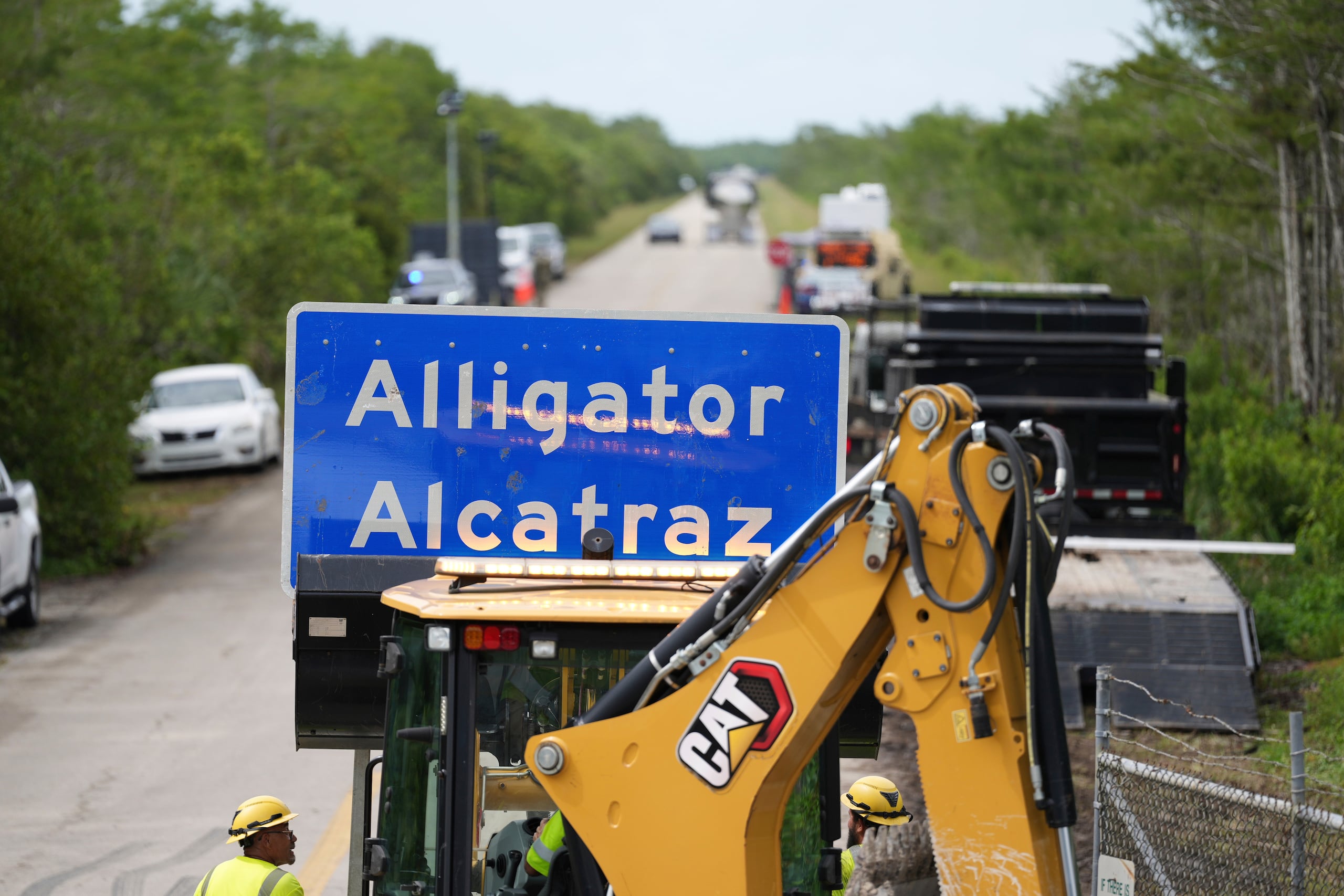 El centro, clausurado en junio, fue conocido popularmente como “Alligator Alcatraz” por estar ubicado en una zona pantanosa de los Everglades, hábitat de caimanes y pitones.