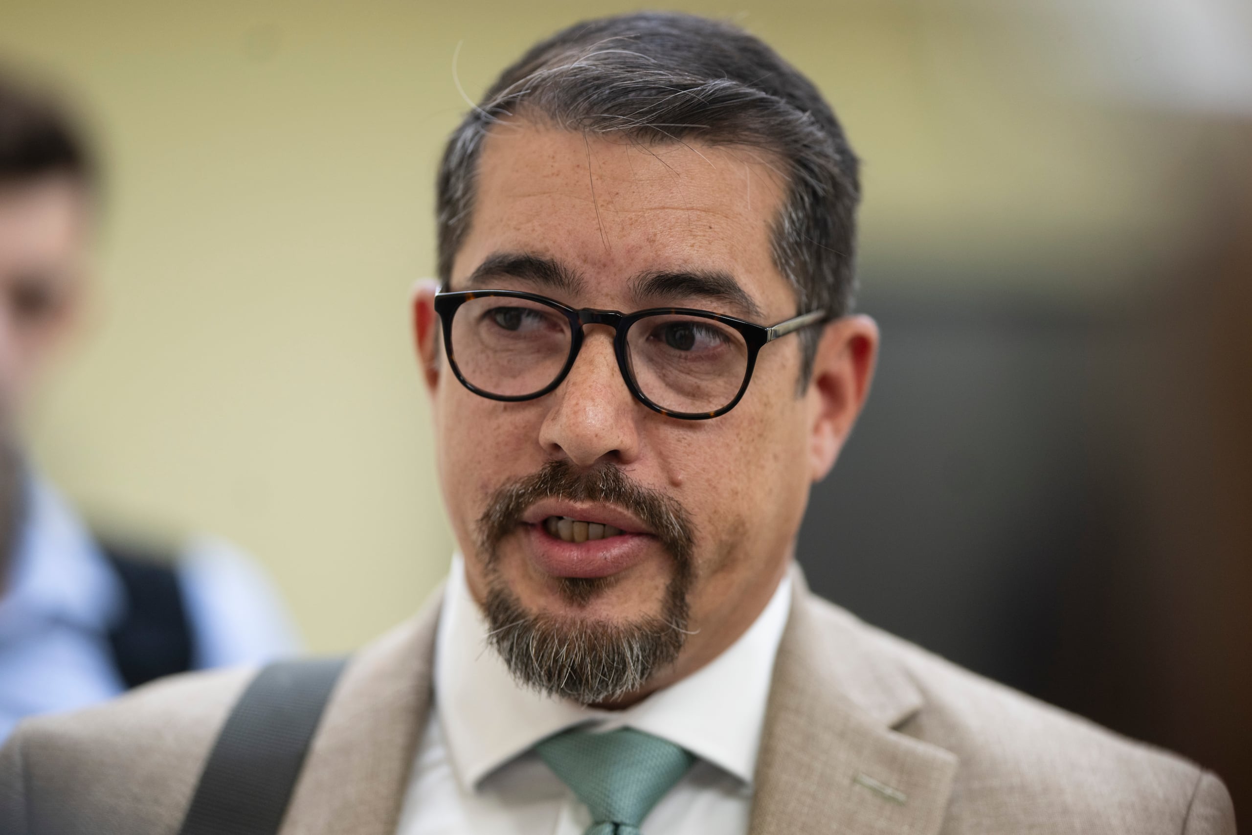 Miguel Torres, abogado de los suegros de la comisionada residente.