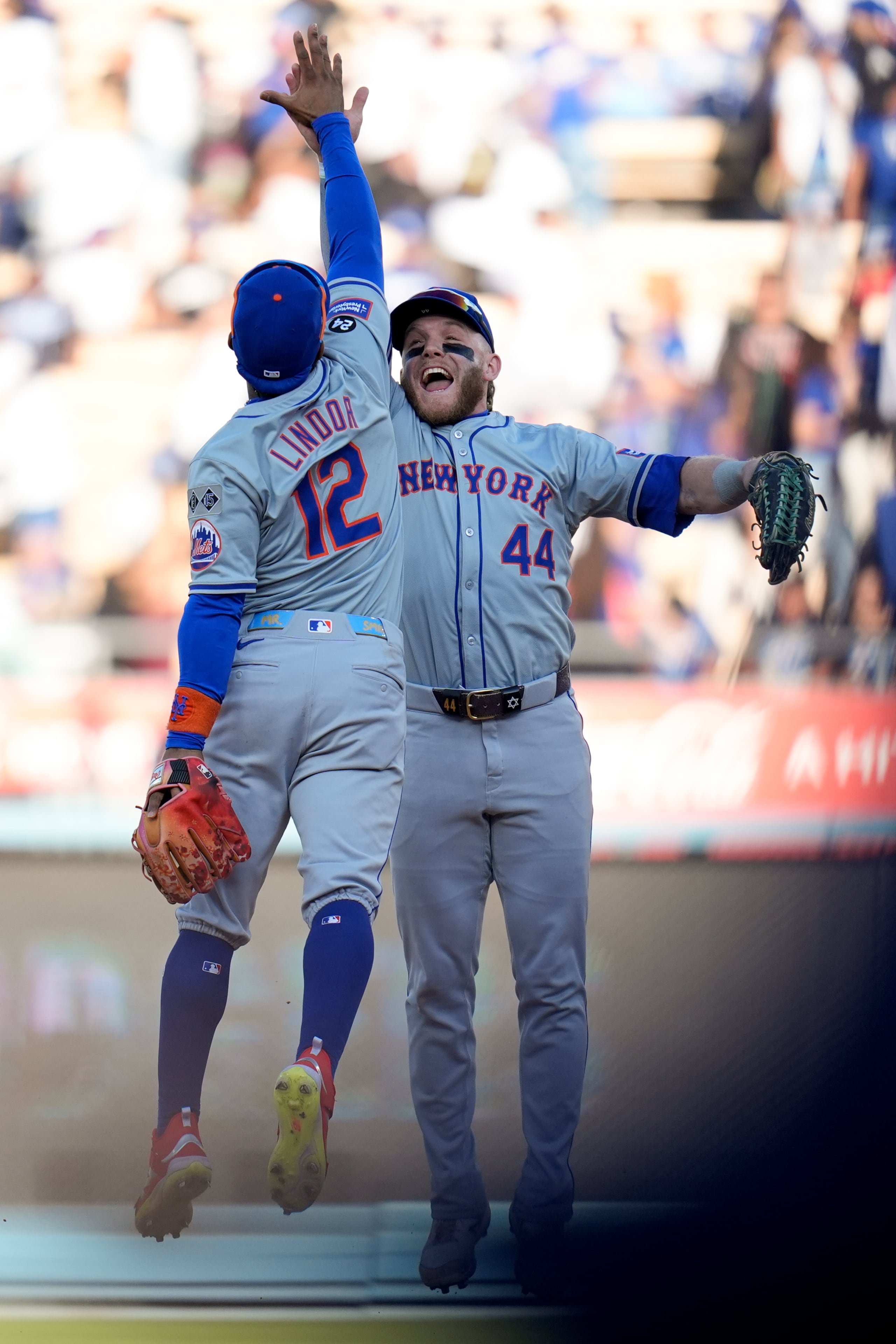 Los Mets salen de Los Ángeles con la serie igualada a 1-1.