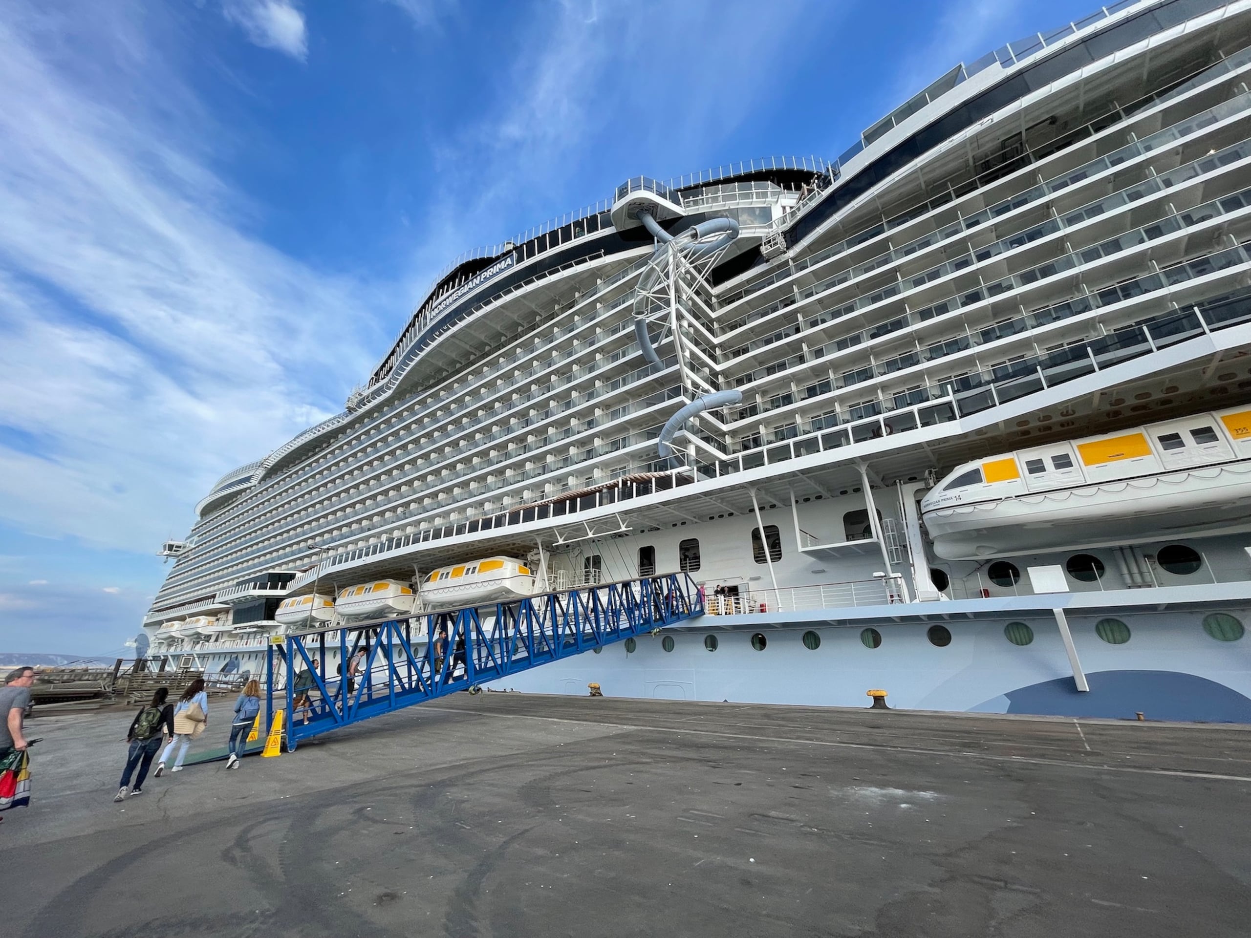 en el que viaja su Madrina, la estrella pop Katy Perry, y miles de invitados de la industria de viajes y turismo, Norwegian Cruise Line estrena también una nueva era en sus barcos. (Gregorio Mayí/Especial para GFR Media)