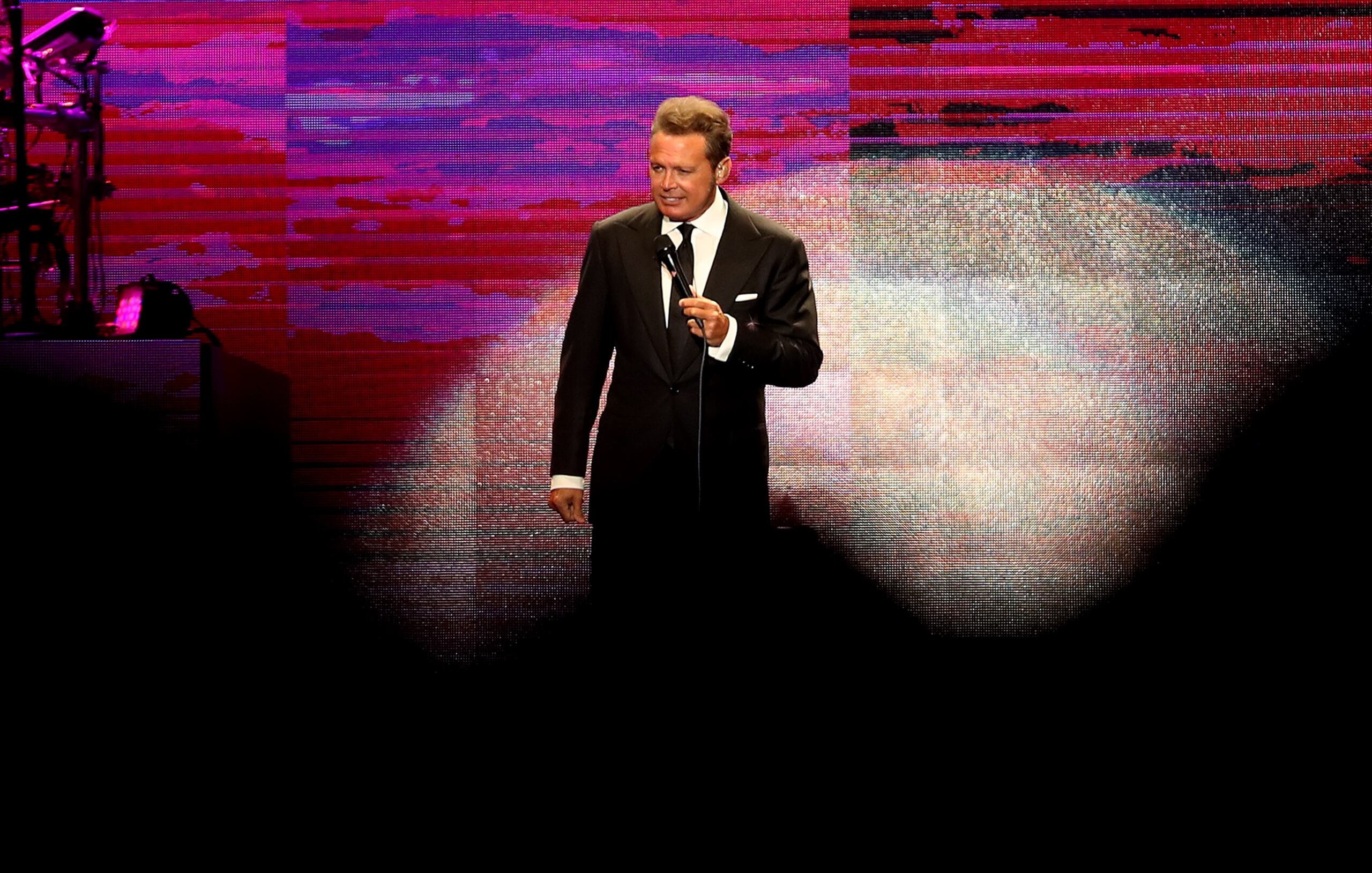 Luis Miguel.