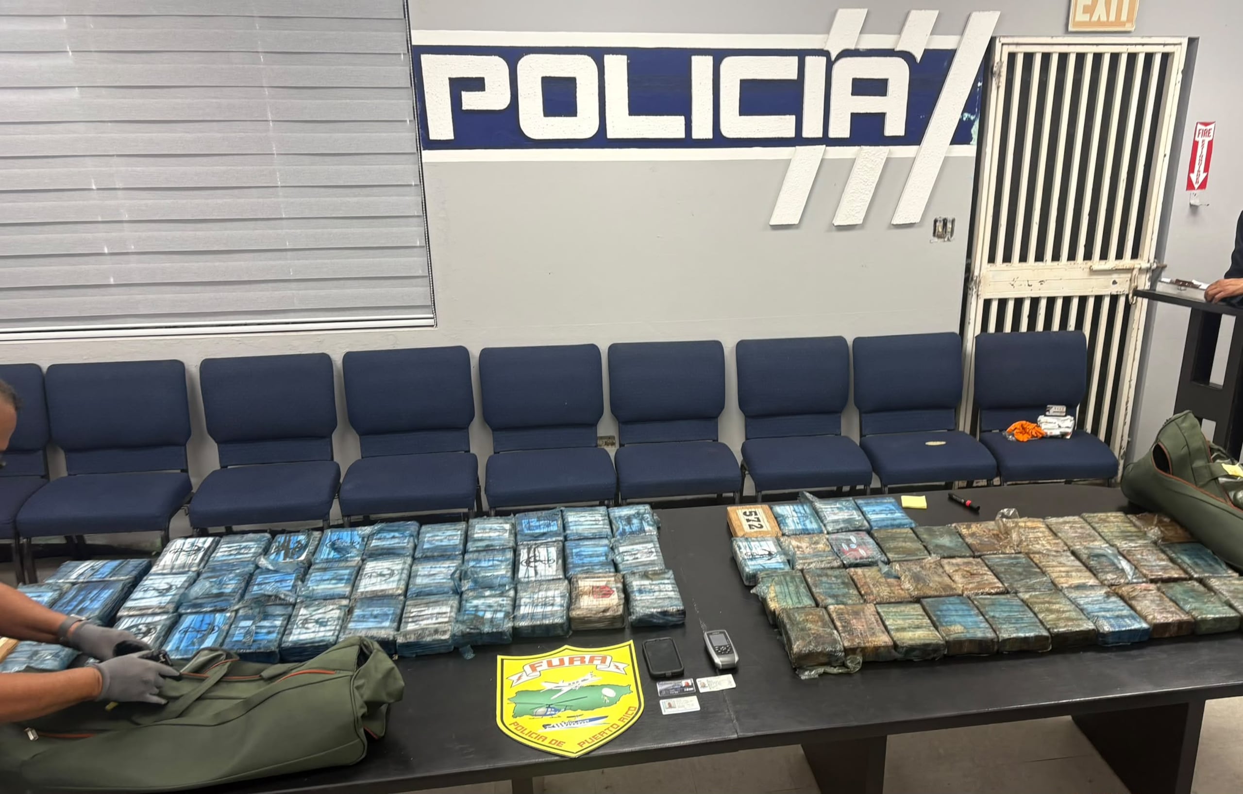 Cuatro personas fueron arrestadas durante una intervención con una lancha que transportaba un cargamento de cocaína cerca de la Isla Palominos.