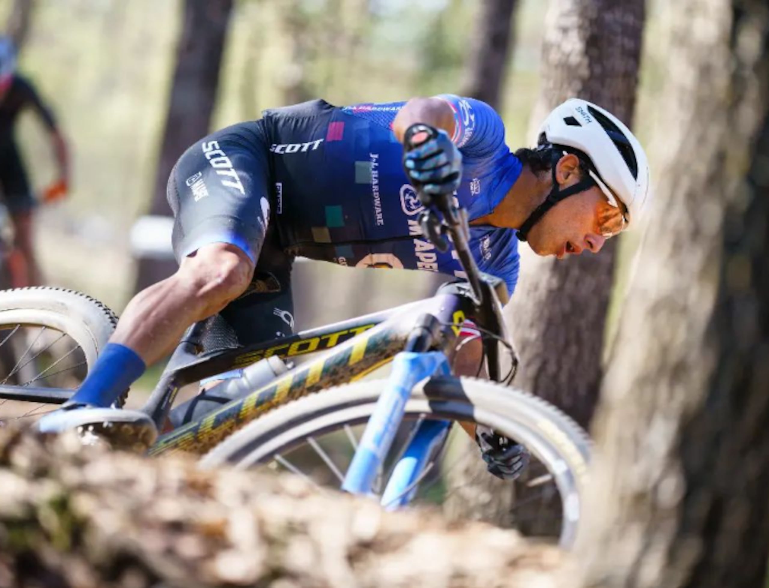 Pérez registró tiempo de 1:18:53 en la prueba, alcanzando la medalla de bronce.