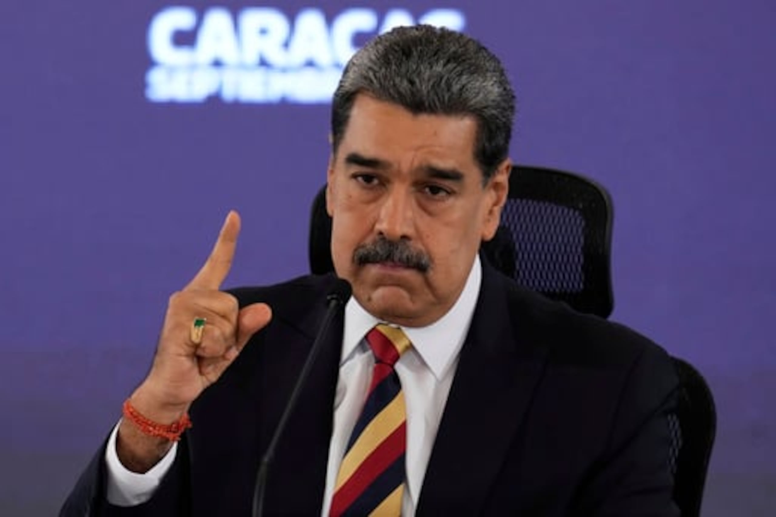 El mandatario venezolano ha sido acusado por el gobierno de Estados Unidos por narcotráfico, por lo que no es considerado un jefe de estado por ese gobierno.