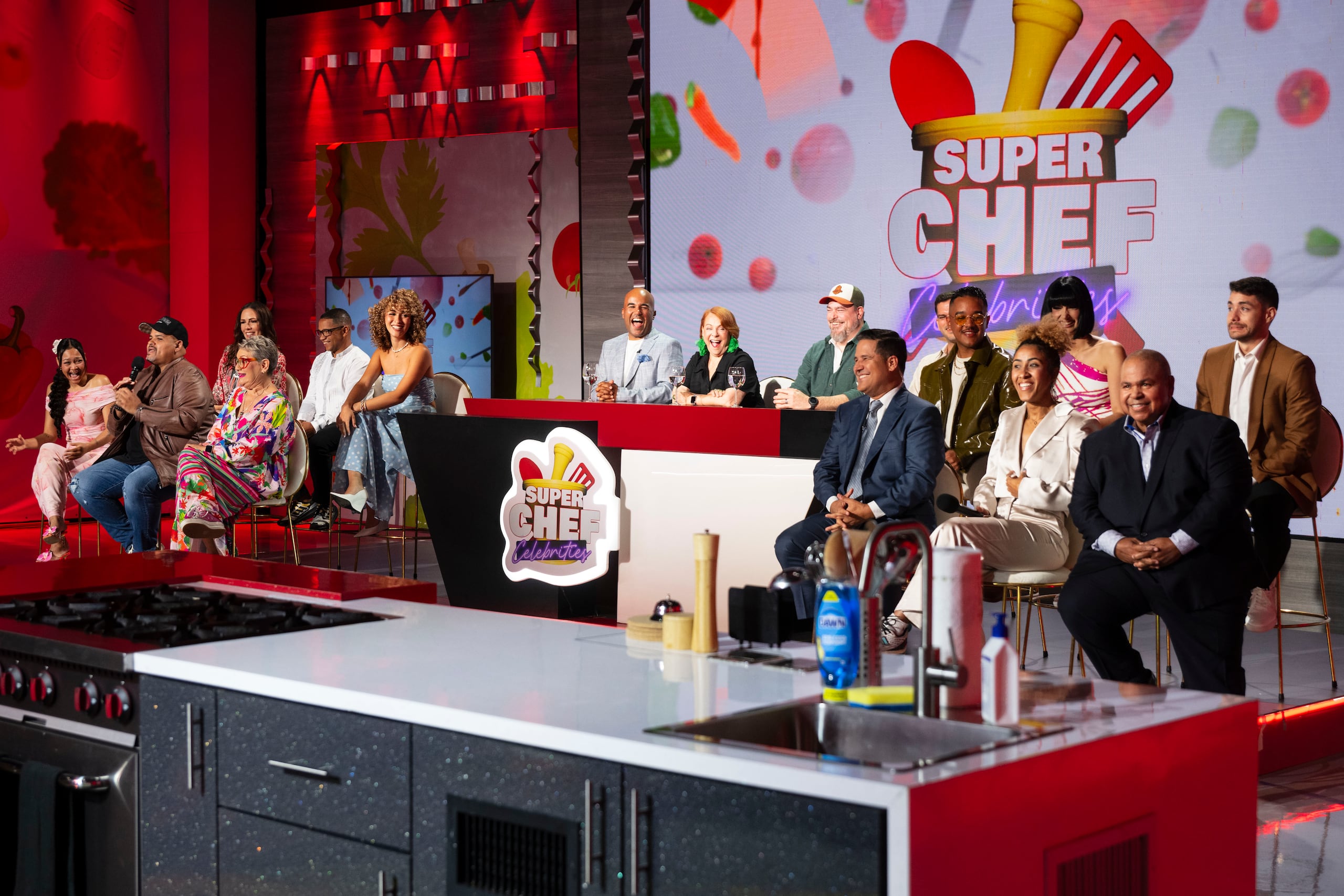 El elenco lo componen artistas, periodistas, deportistas e influencers.