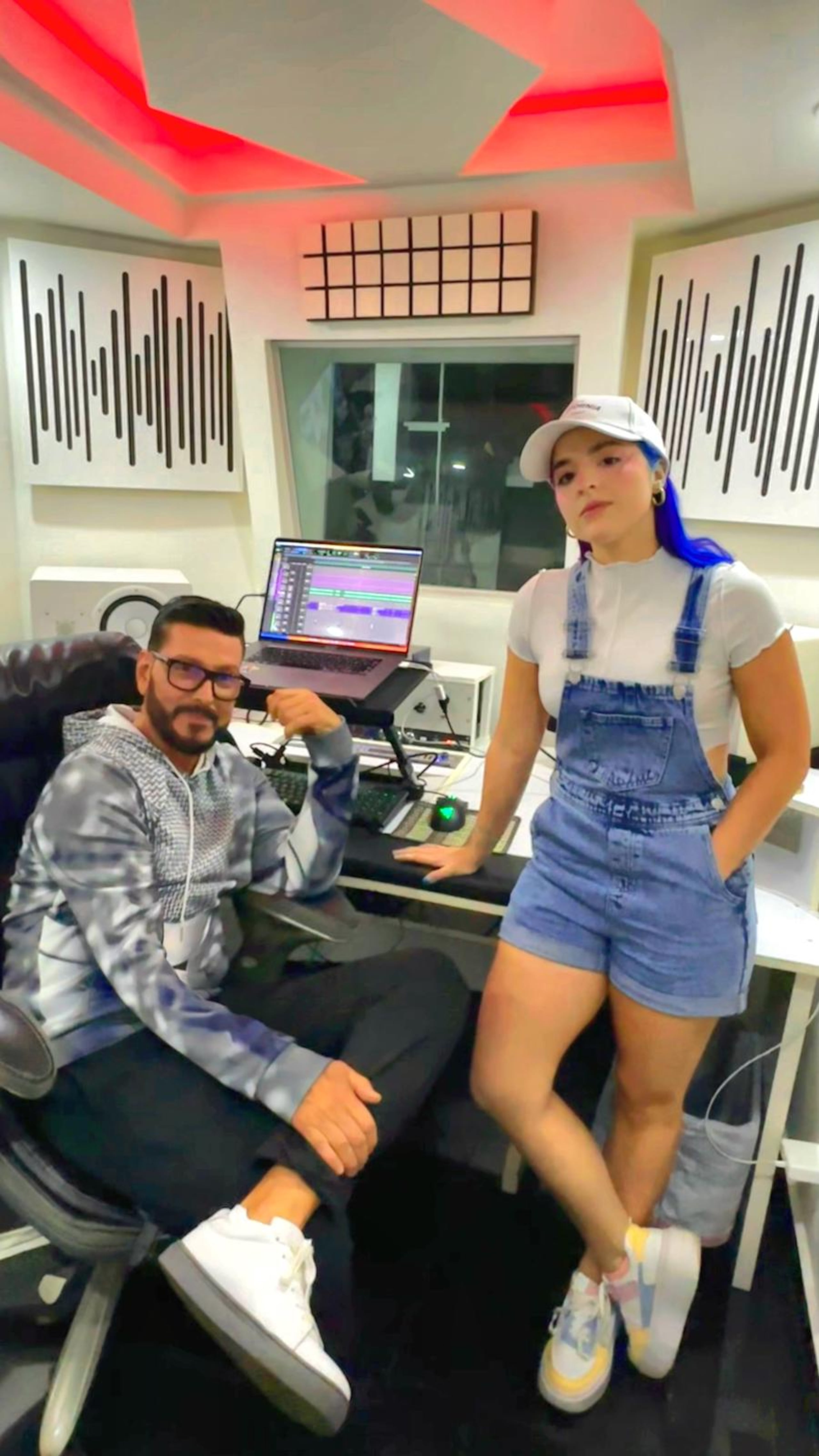 El junte de Domingo Quinones y Merari fusionan la esencia de la vieja escuela con la innovación de la nueva generación.