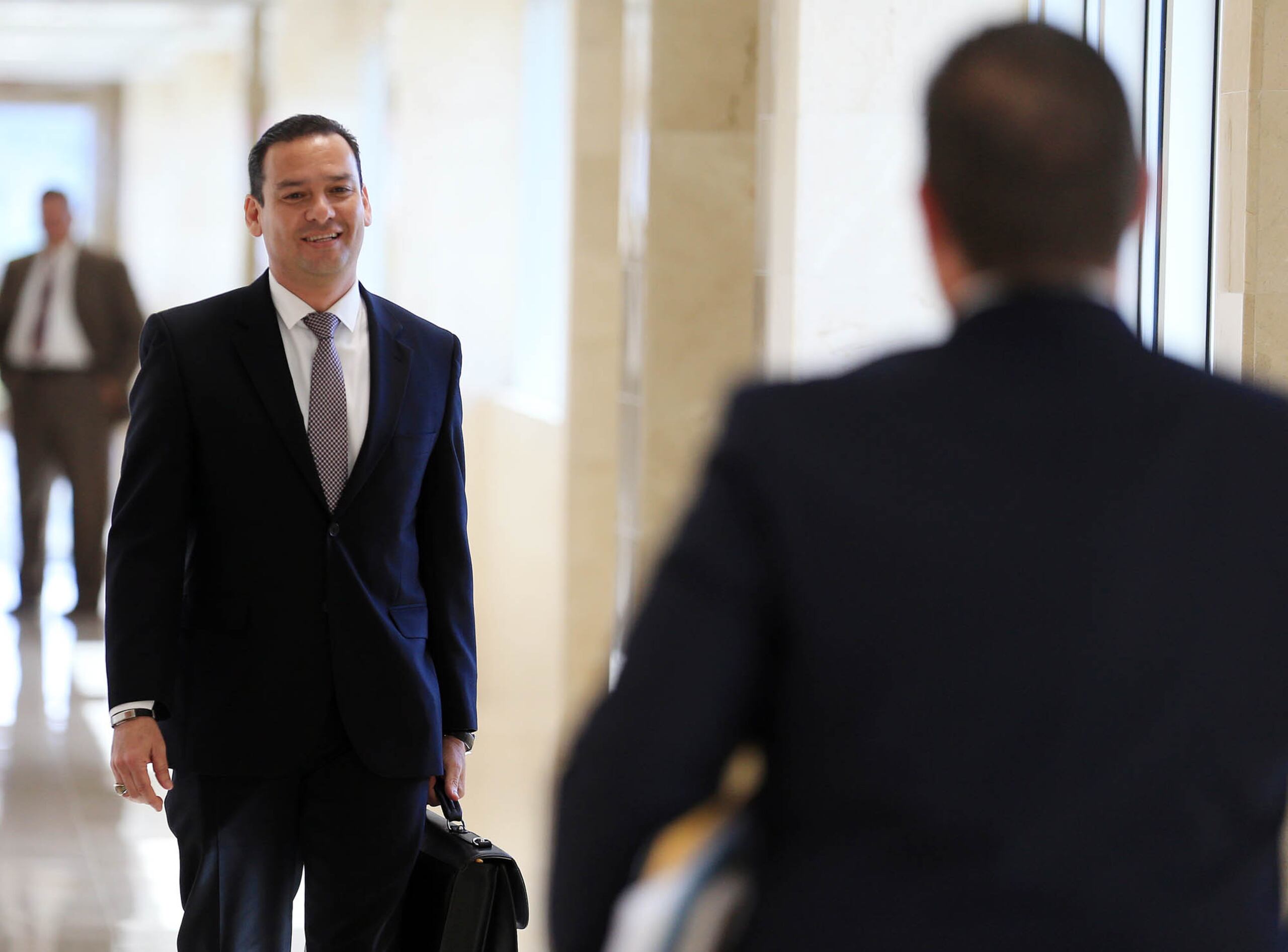 Oscar Santamaría llegó a un acuerdo de culpabilidad el 30 de noviembre por cargos de corrupción con la Fiscalía Federal.