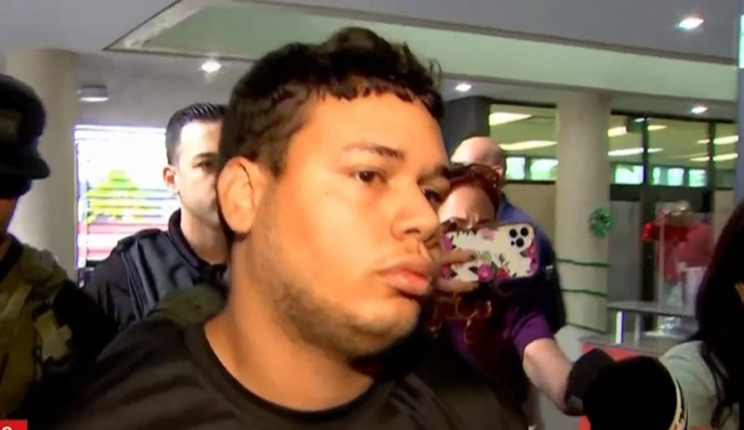 El padrastro de la menor, Jovanie Aponte Ríos, le habría confesado los hechos a su pareja.