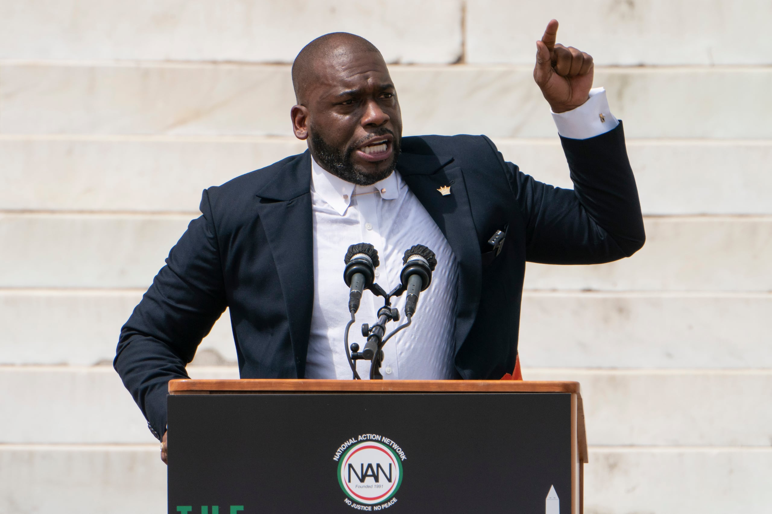 “Lo único que tienen en común es que ambos fueron asesinados por un hombre blanco. Aparte de eso, no tienen nada en común”, dijo el reverendo Jamal Bryant.